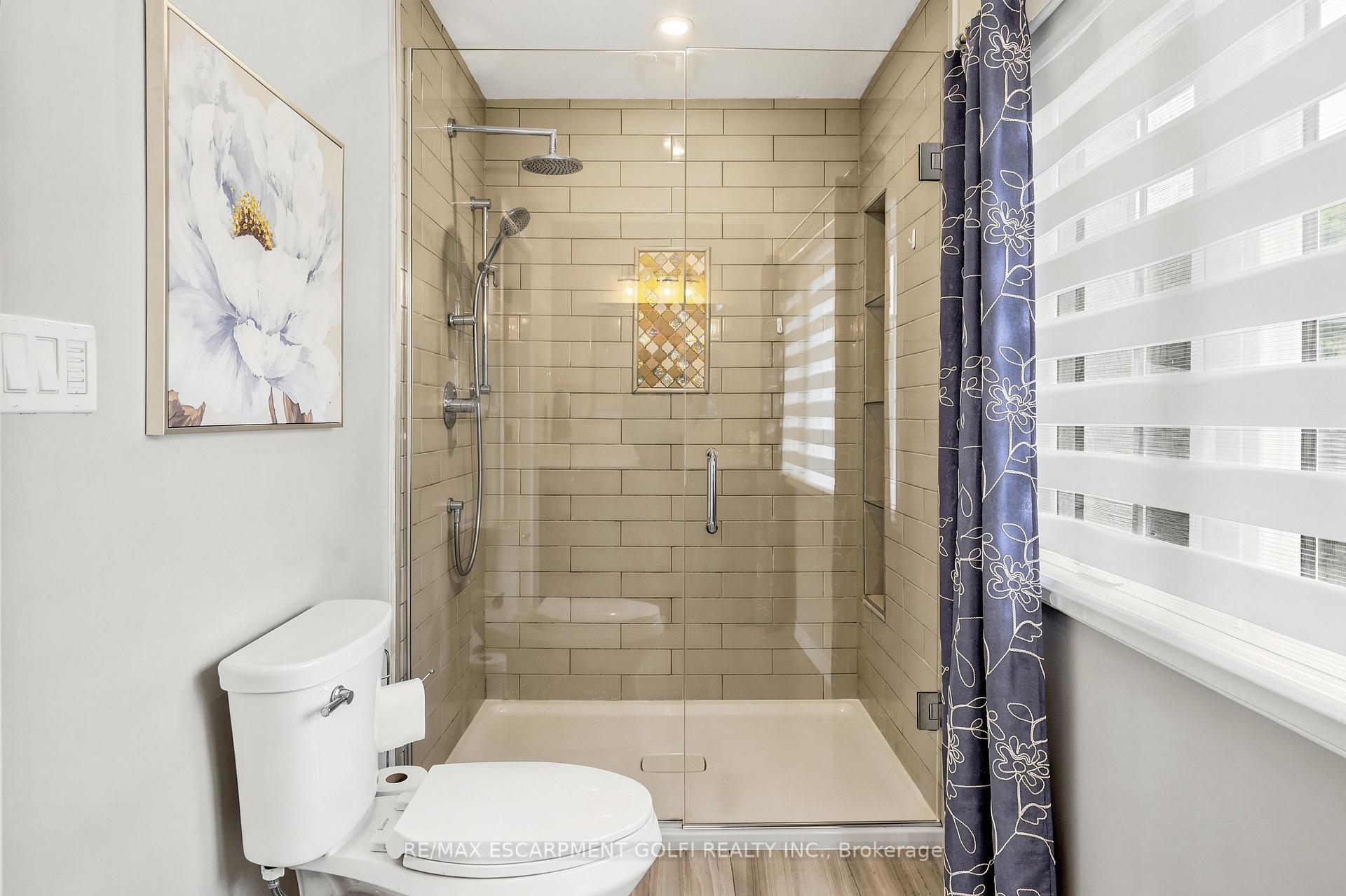 Photo 21 of 14 Leslie Drive, Hamilton, Stoney Creek — HOMEH