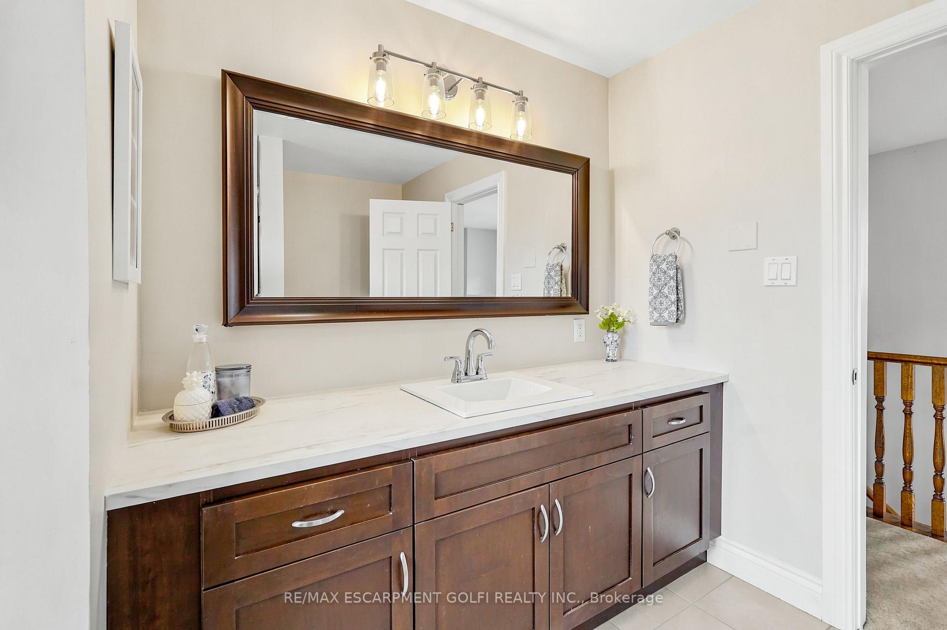 Photo 22 of 14 Leslie Drive, Hamilton, Stoney Creek — HOMEH