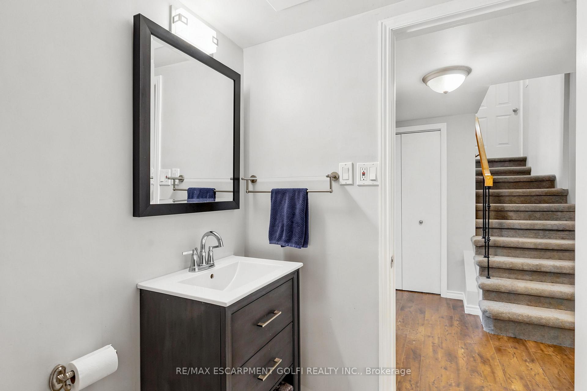 Photo 28 of 14 Leslie Drive, Hamilton, Stoney Creek — HOMEH