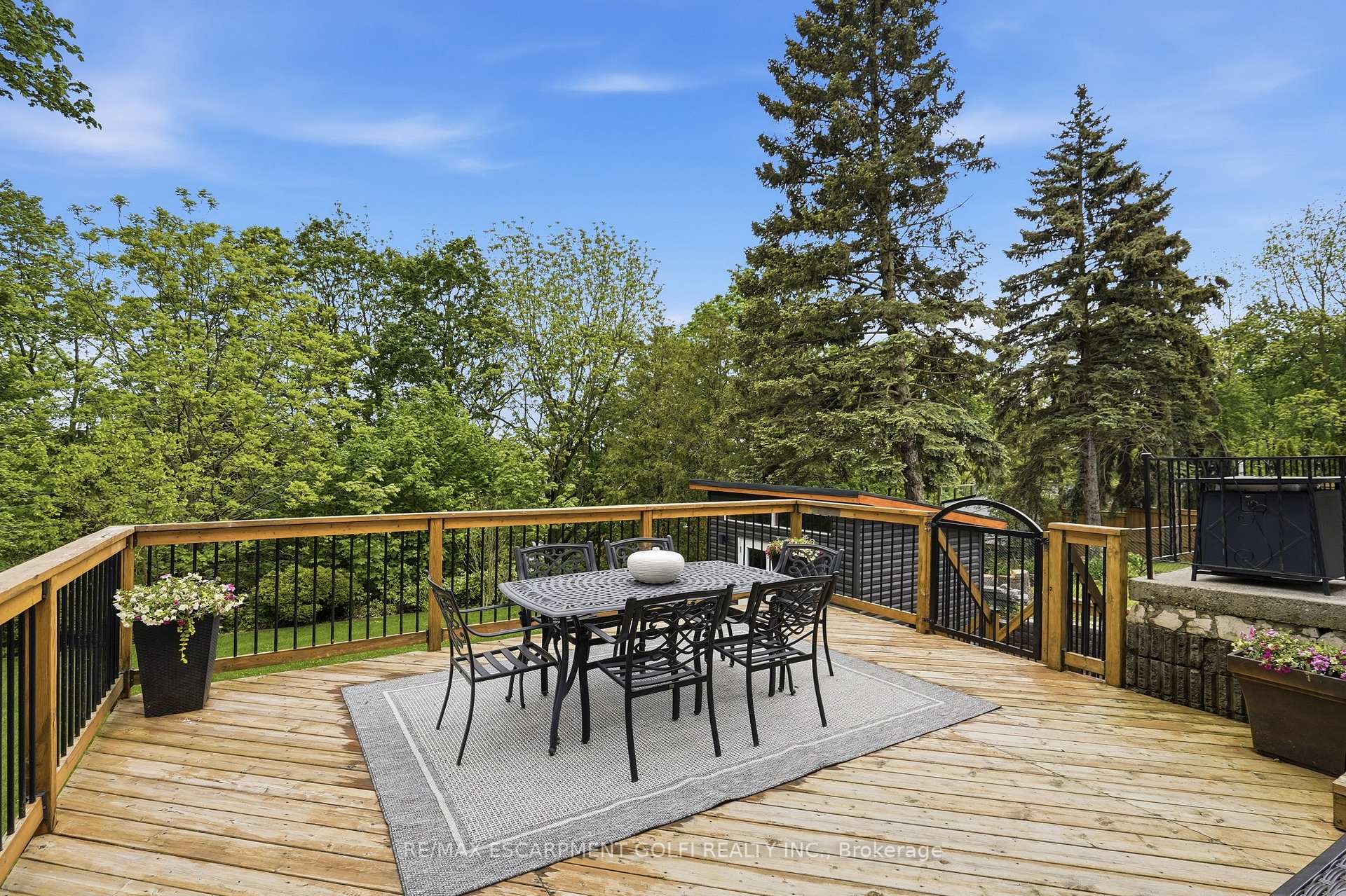Photo 39 of 14 Leslie Drive, Hamilton, Stoney Creek — HOMEH