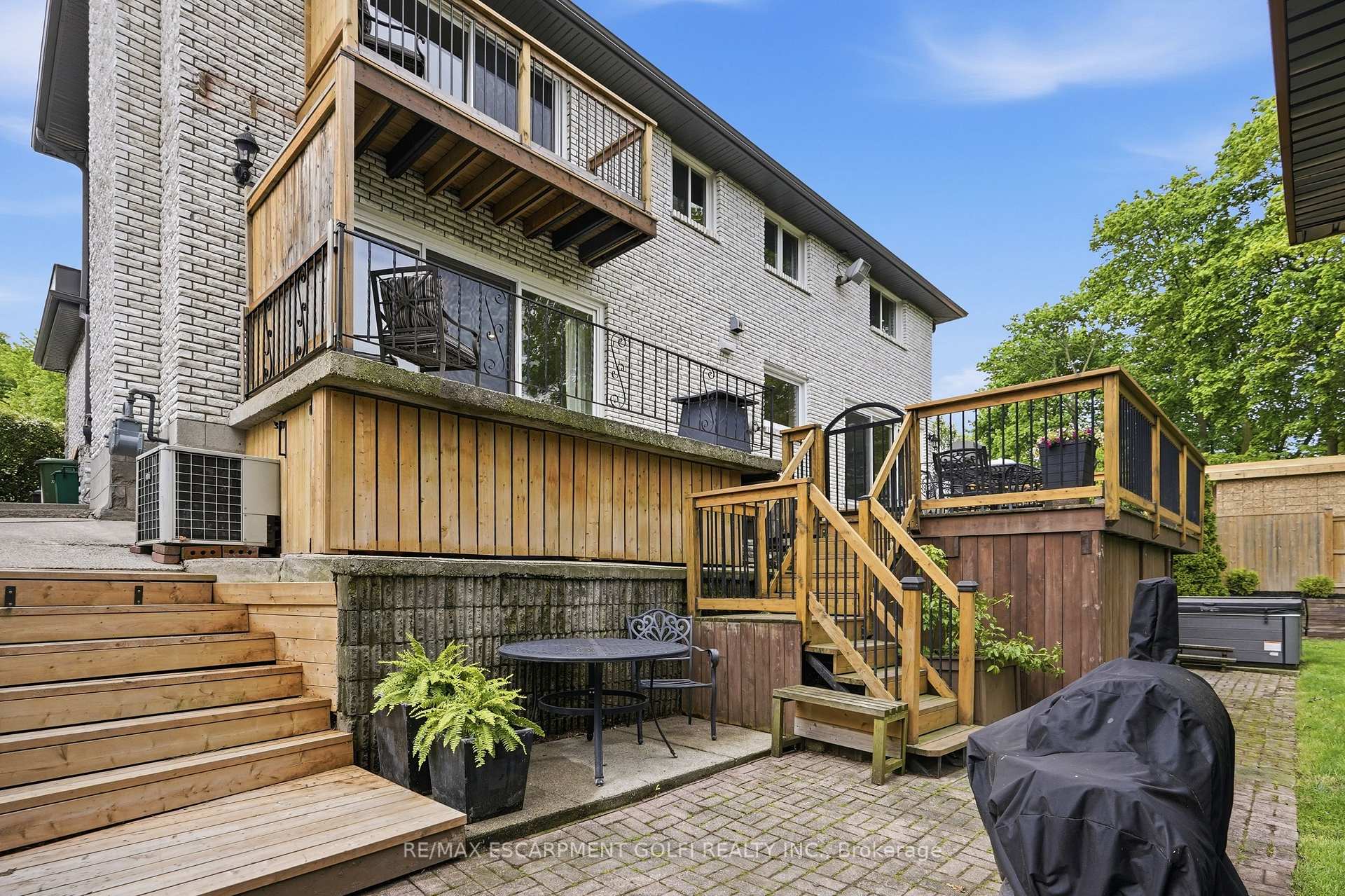 Photo 40 of 14 Leslie Drive, Hamilton, Stoney Creek — HOMEH