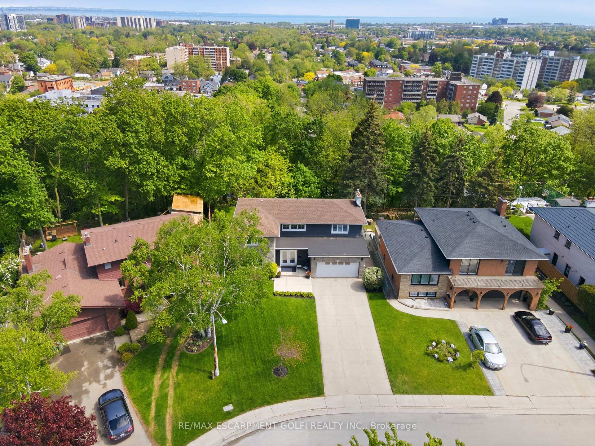 Photo 44 of 14 Leslie Drive, Hamilton, Stoney Creek — HOMEH