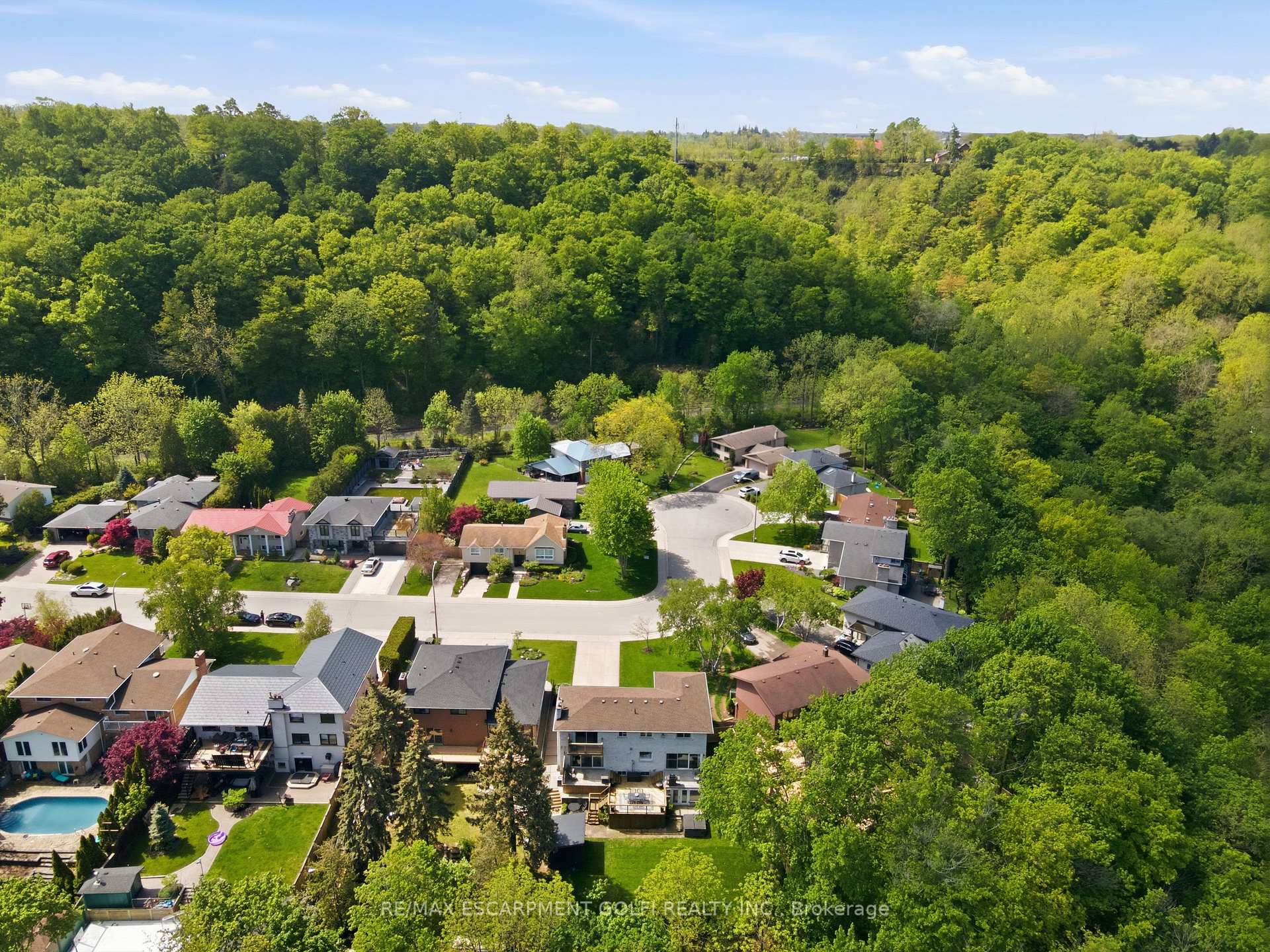 Photo 46 of 14 Leslie Drive, Hamilton, Stoney Creek — HOMEH
