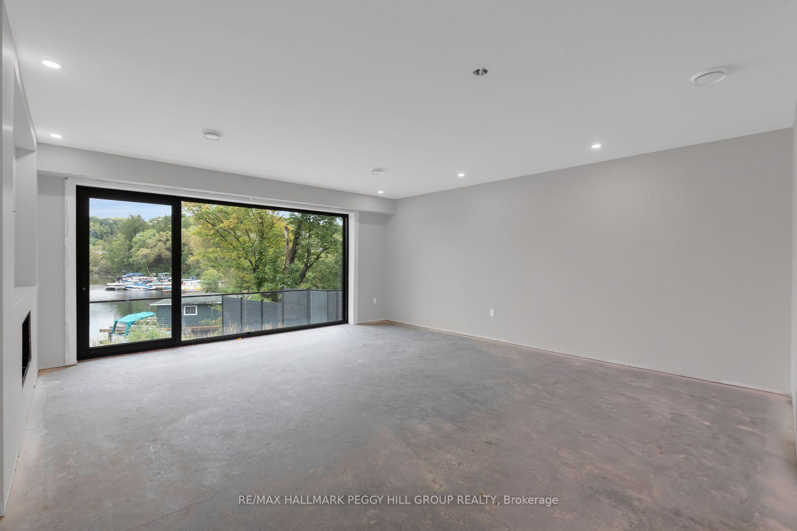 Photo 5 of Unit 305, 32 Brunel Road, Huntsville — HOMEH