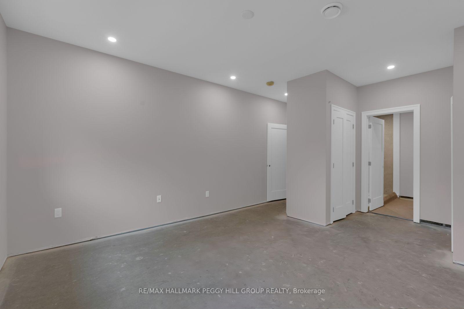 Photo 6 of Unit 305, 32 Brunel Road, Huntsville — HOMEH