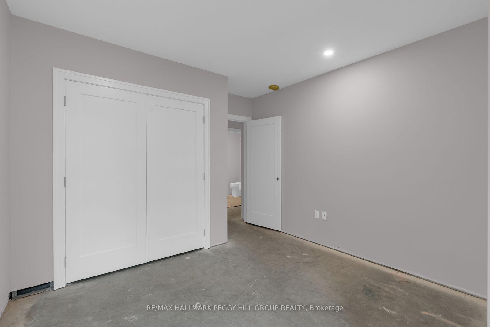 Photo 9 of Unit 305, 32 Brunel Road, Huntsville — HOMEH