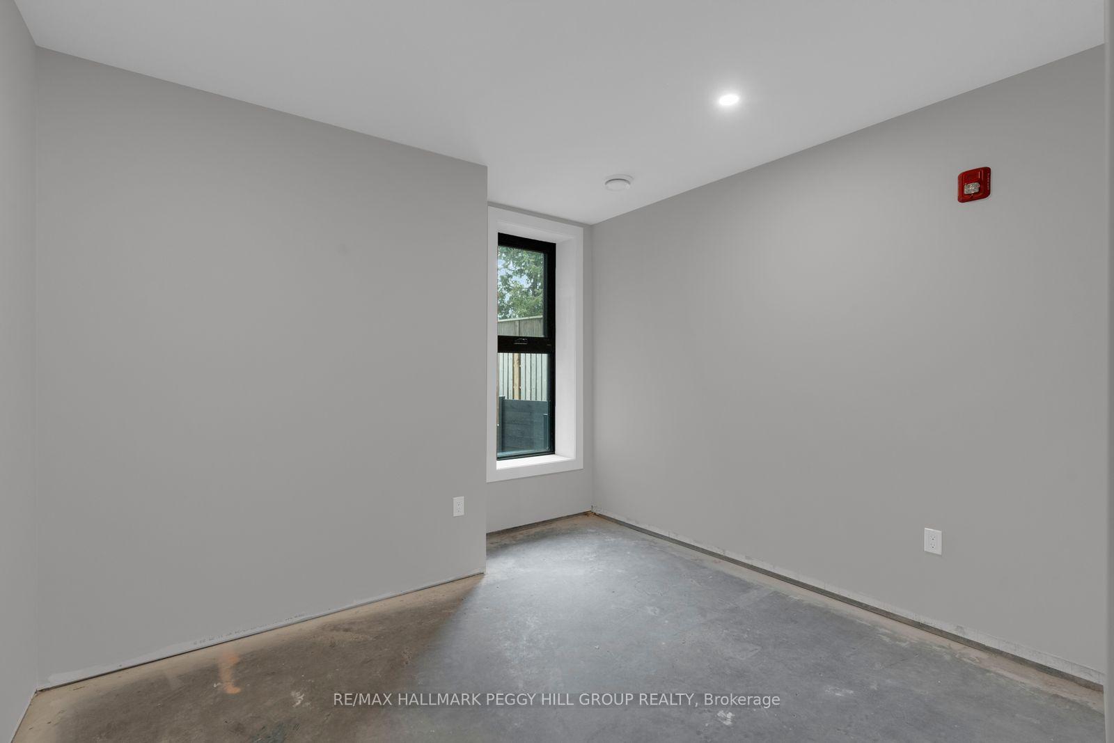 Photo 10 of Unit 305, 32 Brunel Road, Huntsville — HOMEH