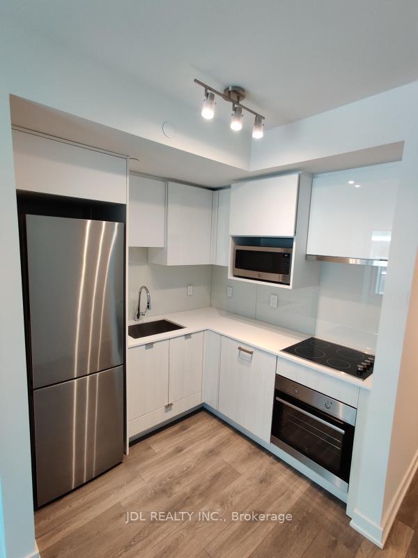 Photo of Unit 814, 195 Redpath Avenue