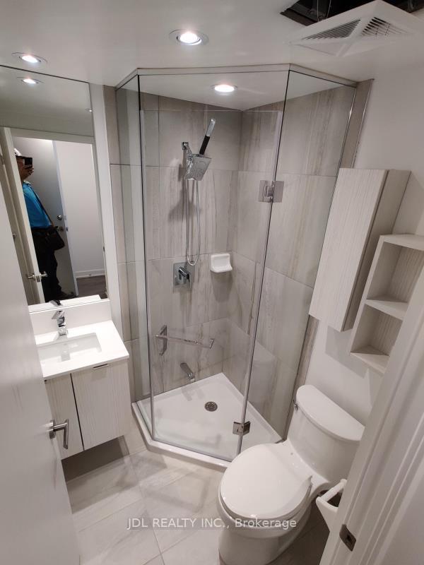 Photo 3 of Unit 814, 195 Redpath Avenue, Toronto, Mount Pleasant West — HOMEH