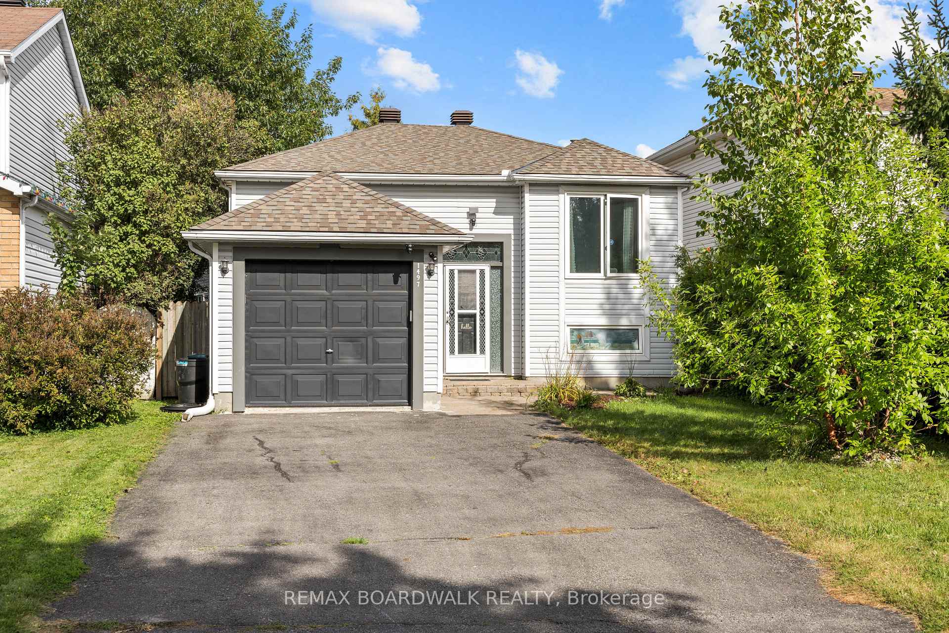 Photo 1 of 1497 Roberval Avenue, Ottawa, Fallingbrook/Ridgemount — HOMEH