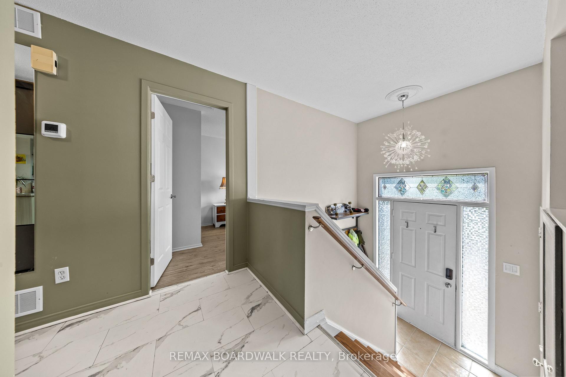 Photo 4 of 1497 Roberval Avenue, Ottawa, Fallingbrook/Ridgemount — HOMEH