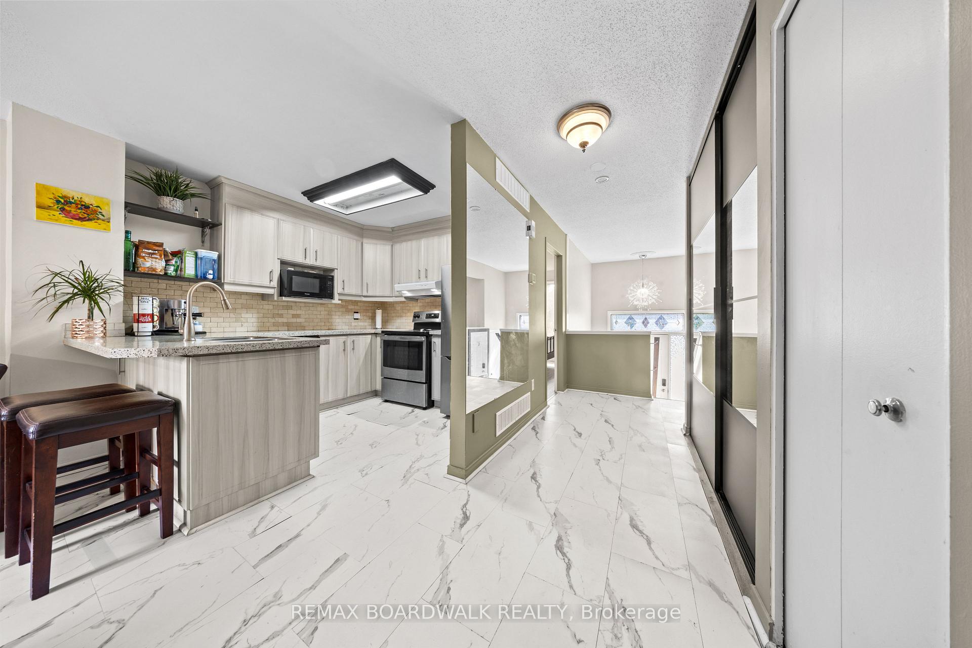 Photo 8 of 1497 Roberval Avenue, Ottawa, Fallingbrook/Ridgemount — HOMEH