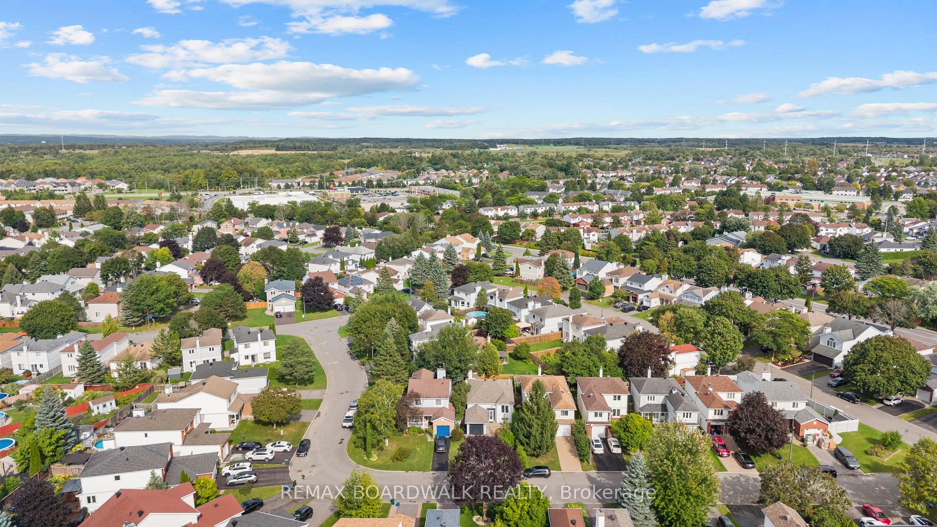 Photo 32 of 1497 Roberval Avenue, Ottawa, Fallingbrook/Ridgemount — HOMEH