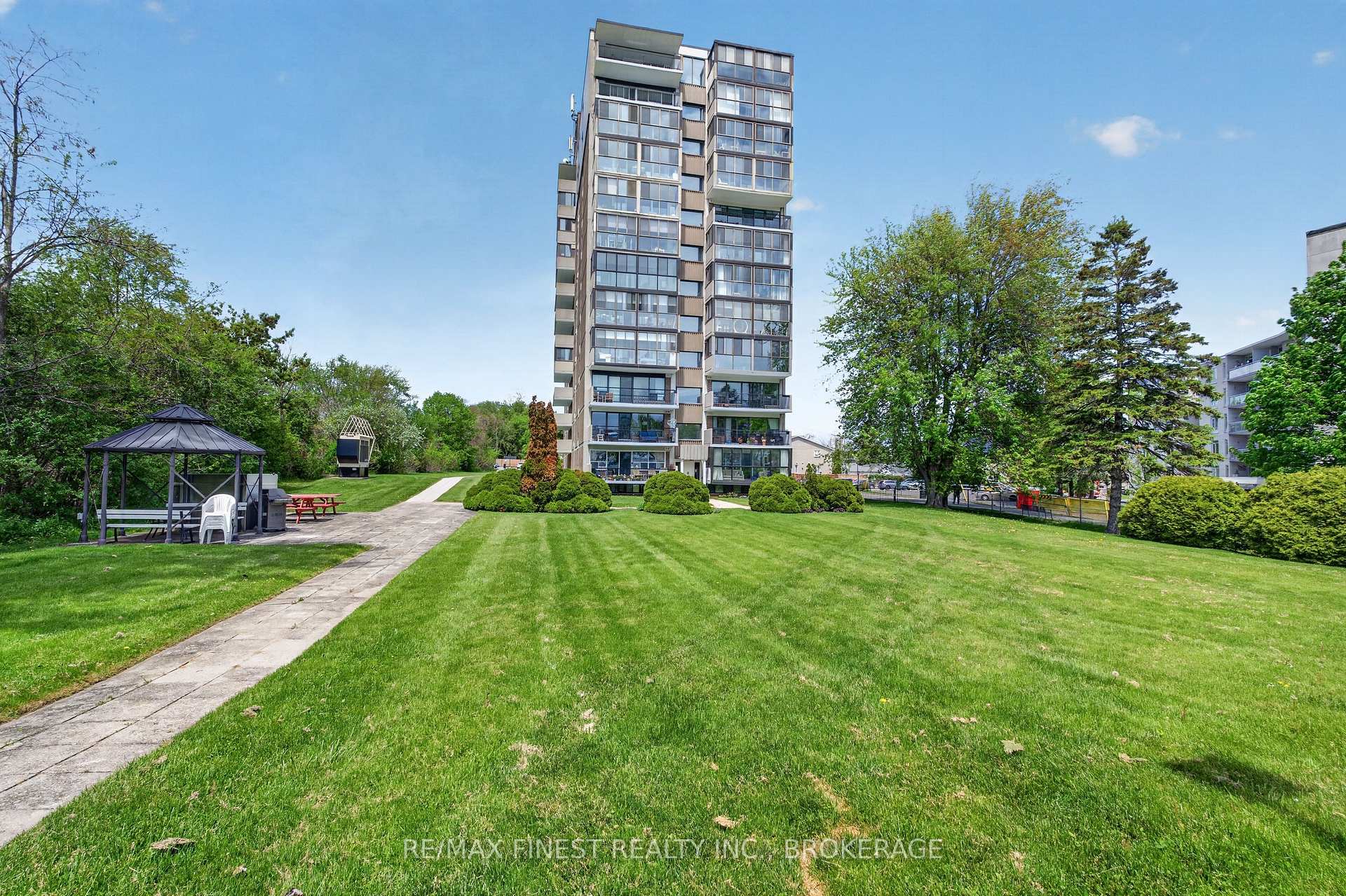 Photo 2 of Unit 206, 2 Mowat Avenue, Kingston, Central City West — HOMEH