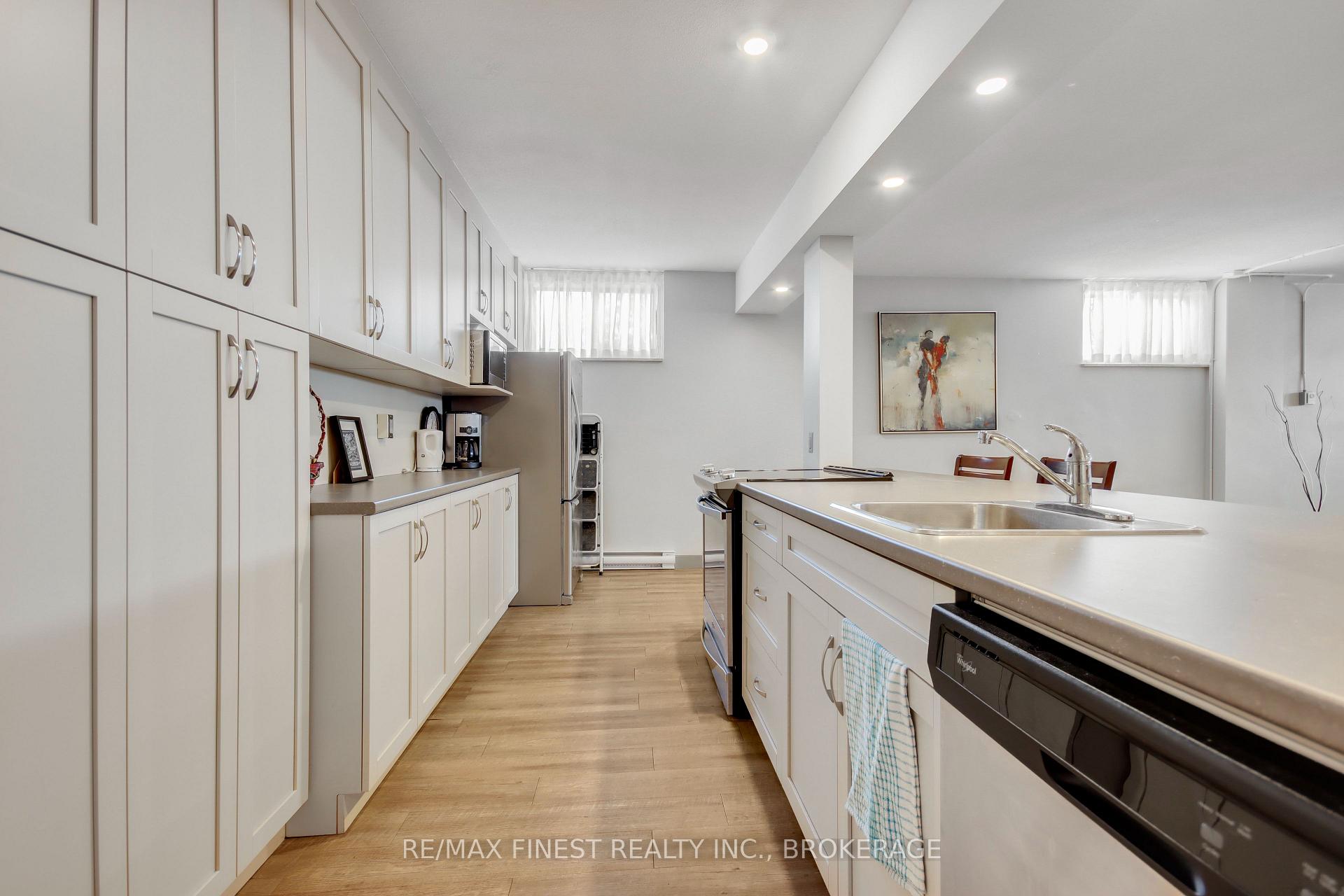 Photo 15 of Unit 206, 2 Mowat Avenue, Kingston, Central City West — HOMEH