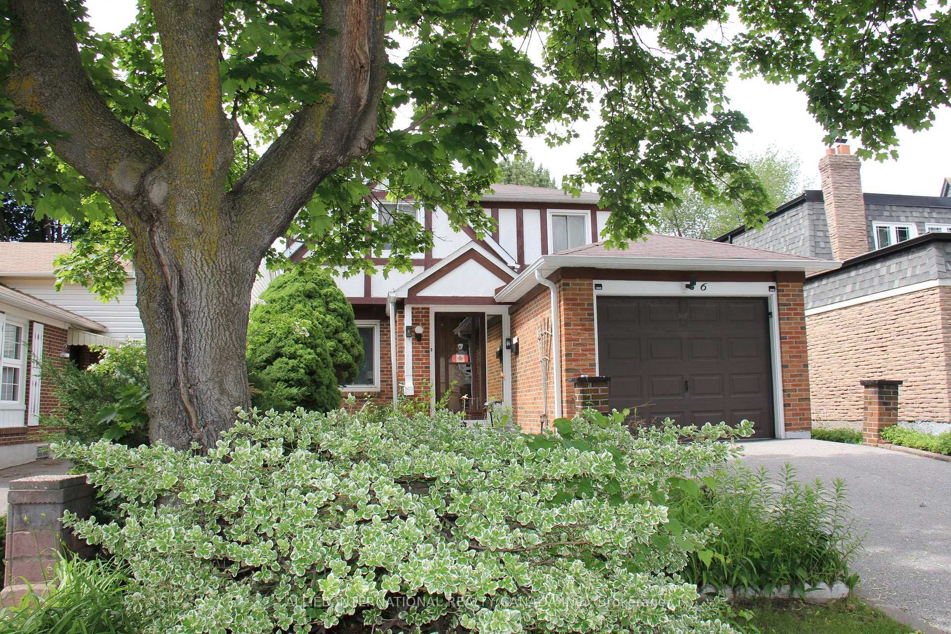 Photo 2 of 6 Aberfeldy Crescent, Markham, German Mills — HOMEH