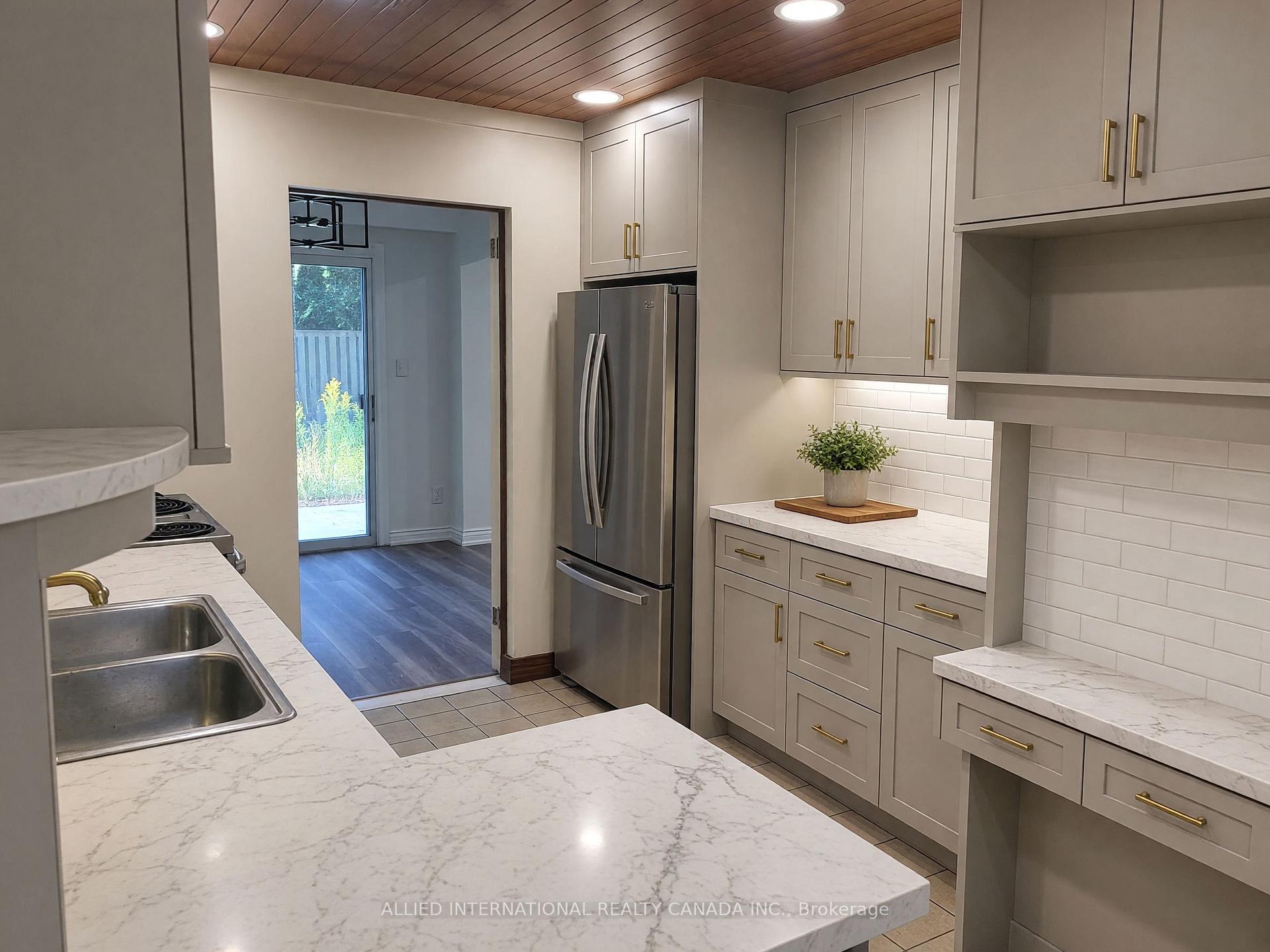 Photo 11 of 6 Aberfeldy Crescent, Markham, German Mills — HOMEH