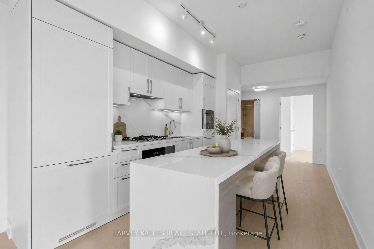 Photo 9 of Unit 807, 8 Manor Road W, Toronto, Yonge-Eglinton — HOMEH