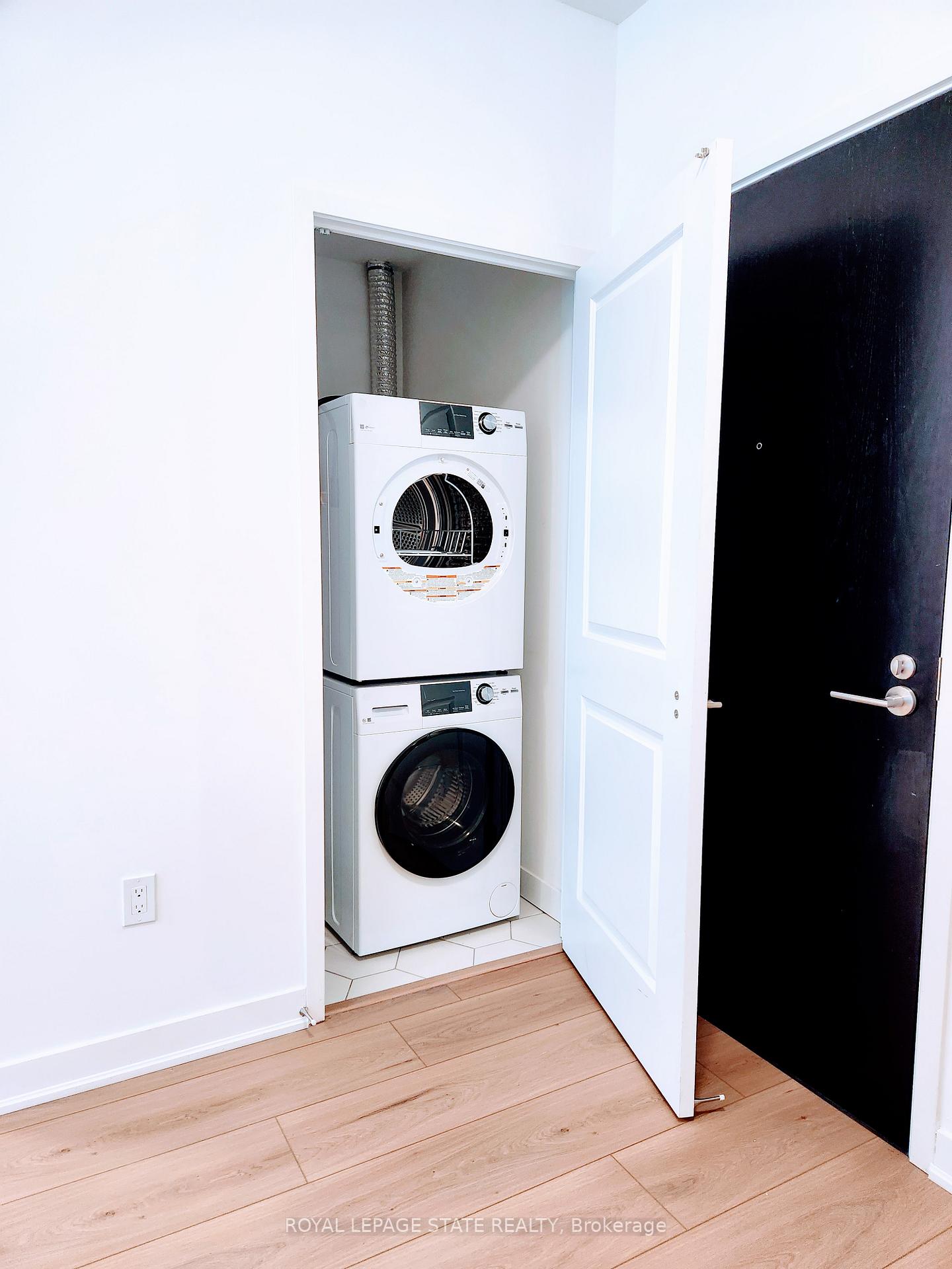 Photo 5 of Unit 1605, 2007 James Street, Burlington, Brant — HOMEH