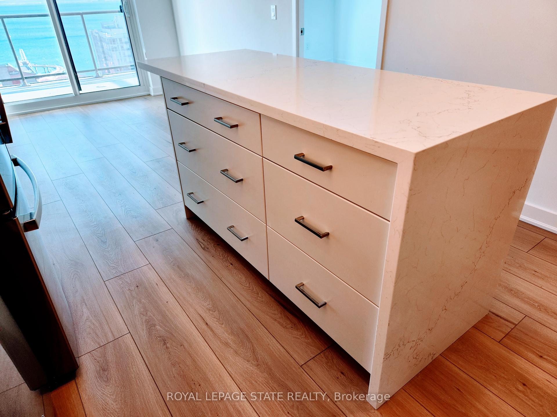 Photo 11 of Unit 1605, 2007 James Street, Burlington, Brant — HOMEH