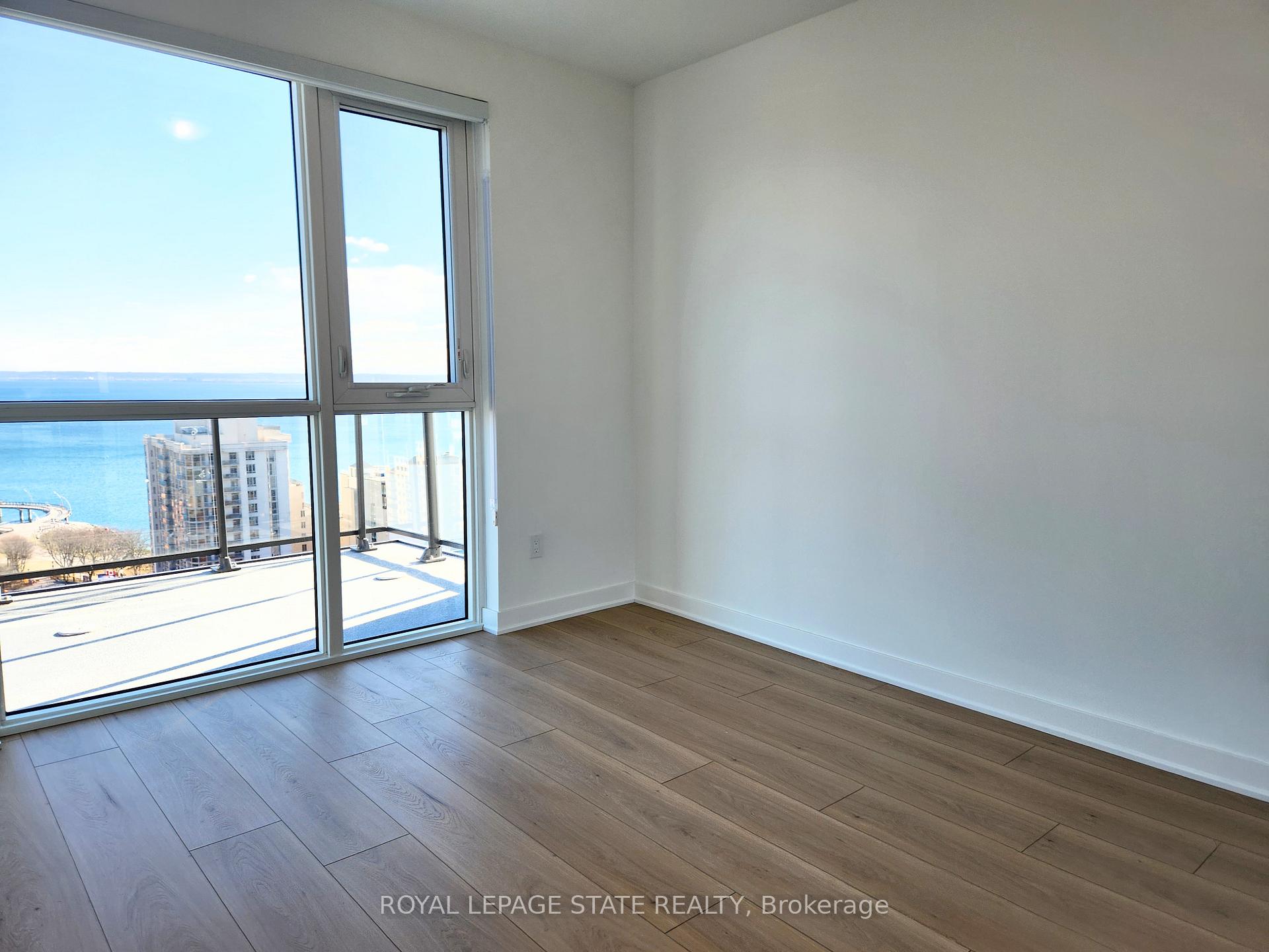 Photo 13 of Unit 1605, 2007 James Street, Burlington, Brant — HOMEH