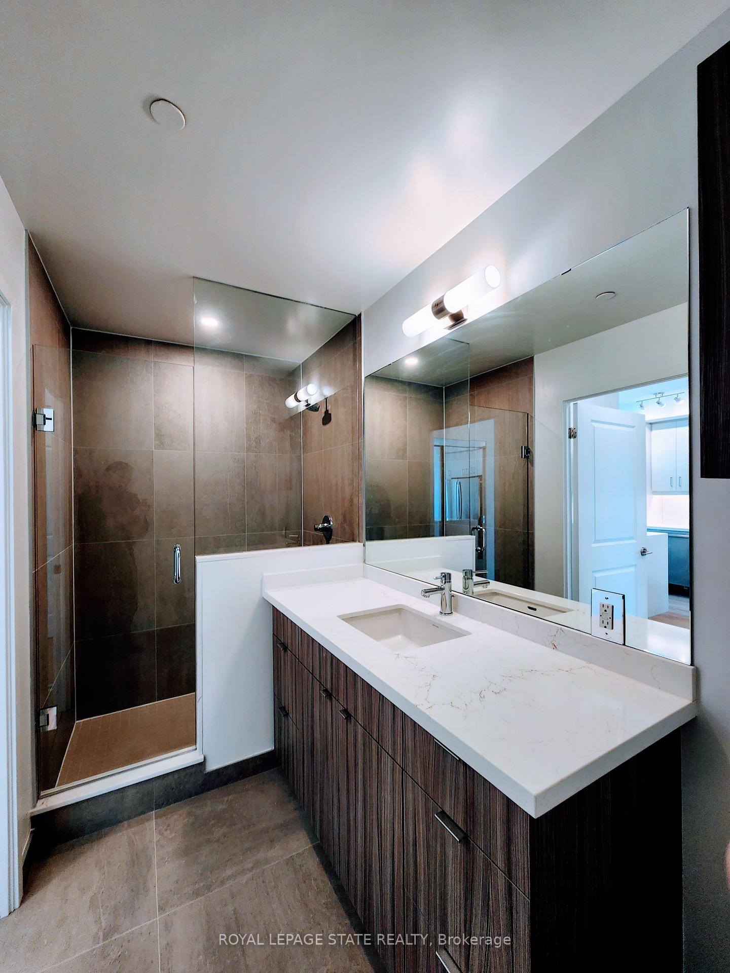 Photo 16 of Unit 1605, 2007 James Street, Burlington, Brant — HOMEH