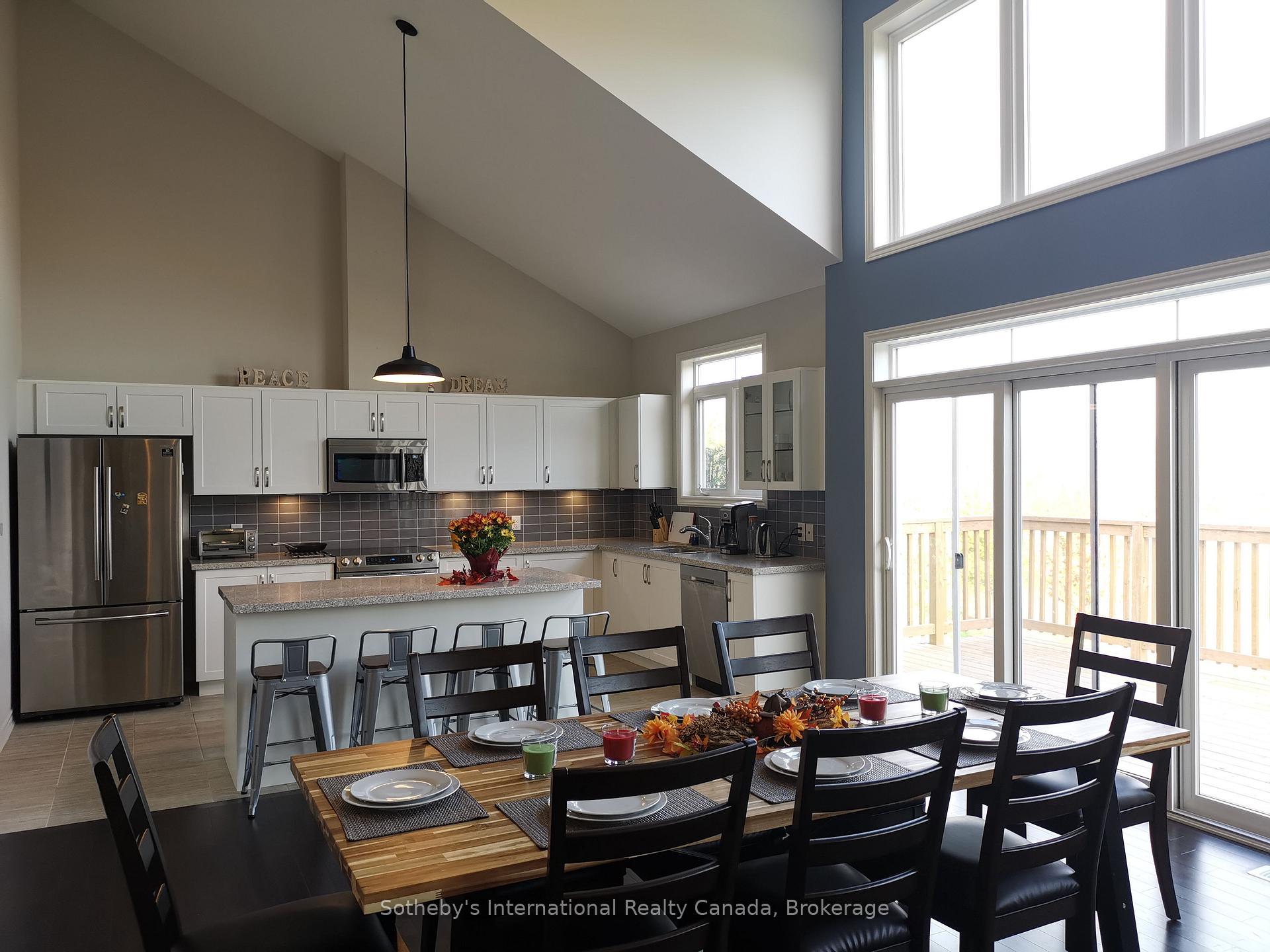 Photo 2 of 4 Spooner Crescent, Collingwood — HOMEH