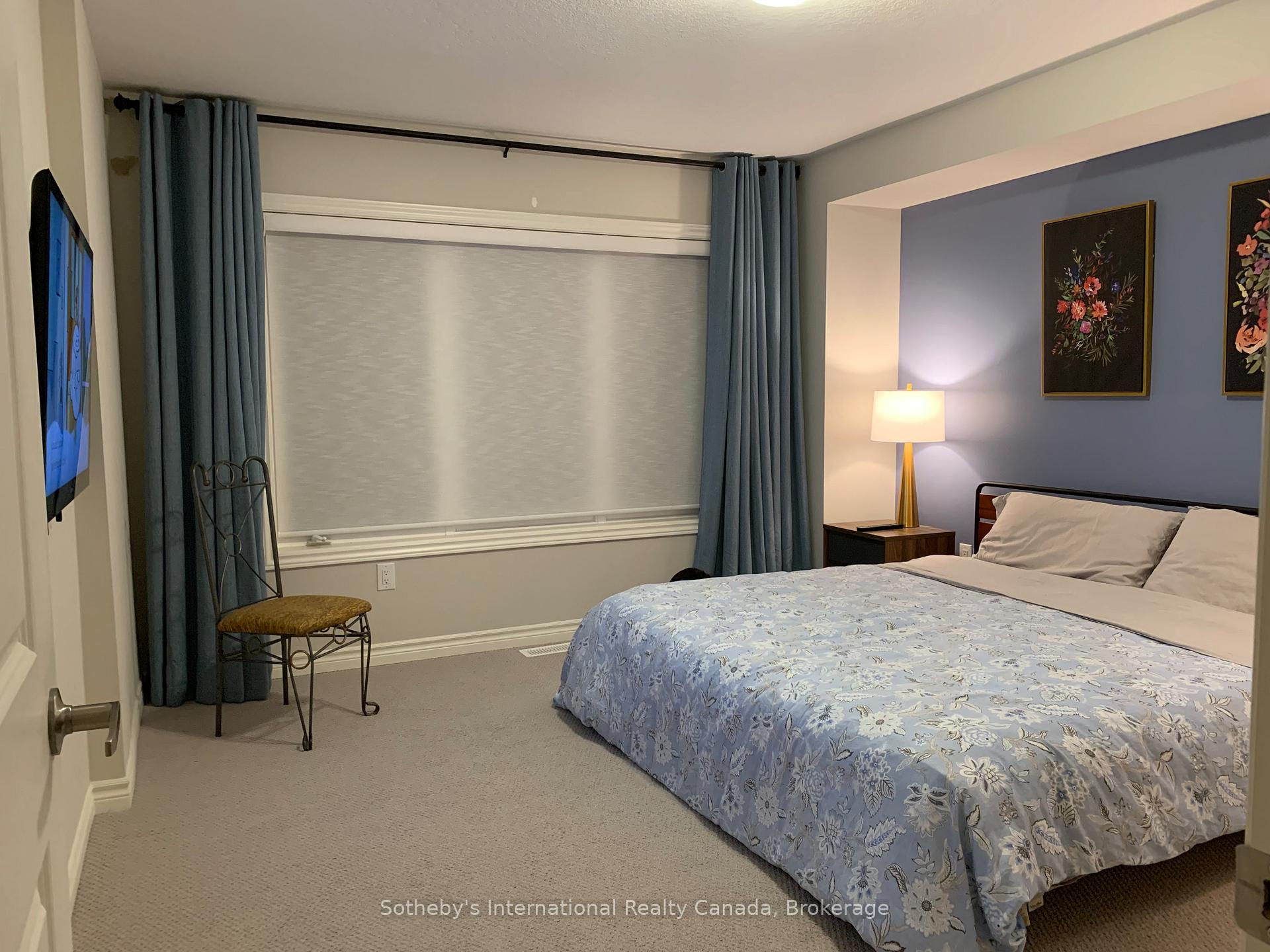 Photo 5 of 4 Spooner Crescent, Collingwood — HOMEH