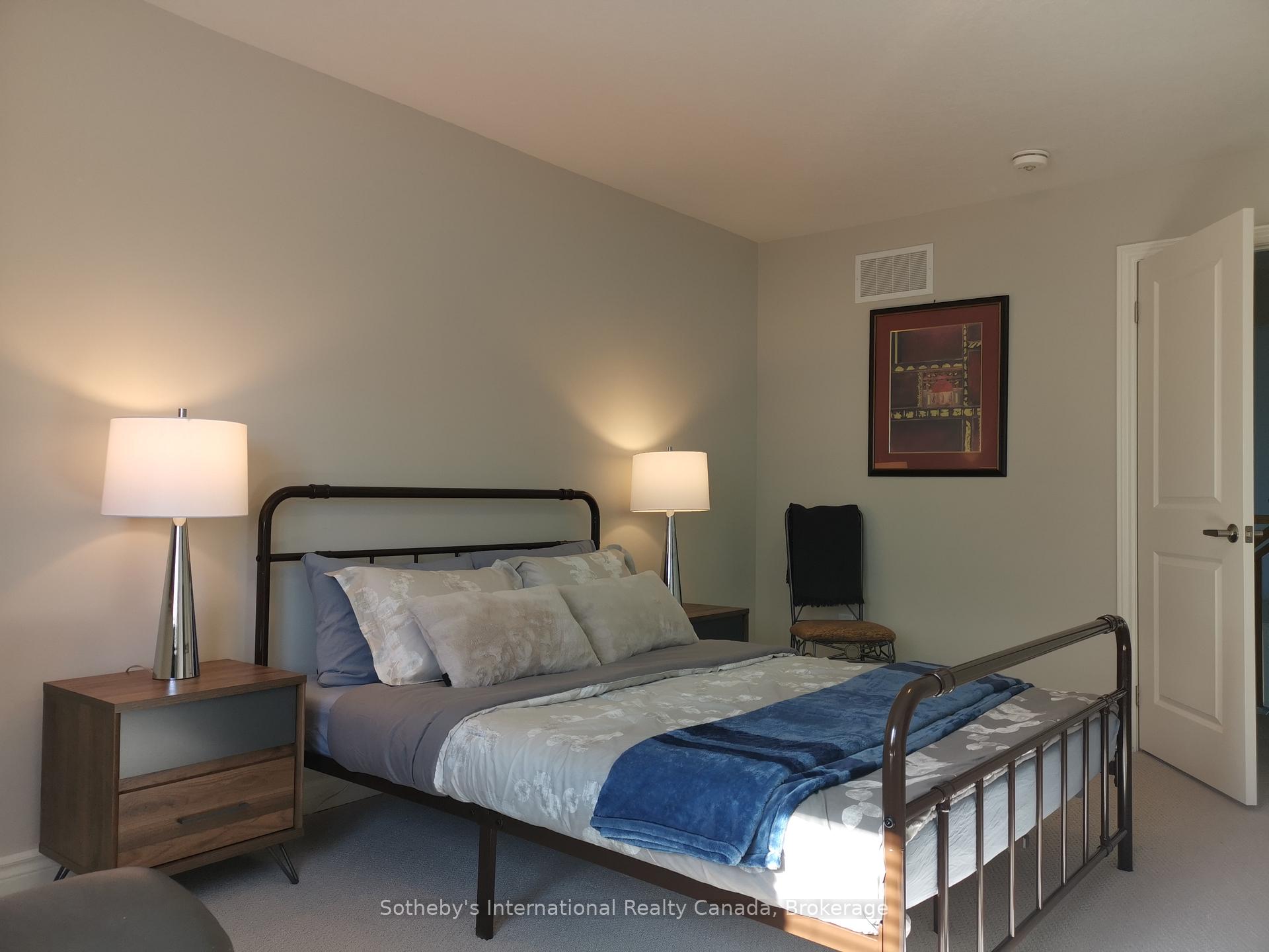Photo 12 of 4 Spooner Crescent, Collingwood — HOMEH