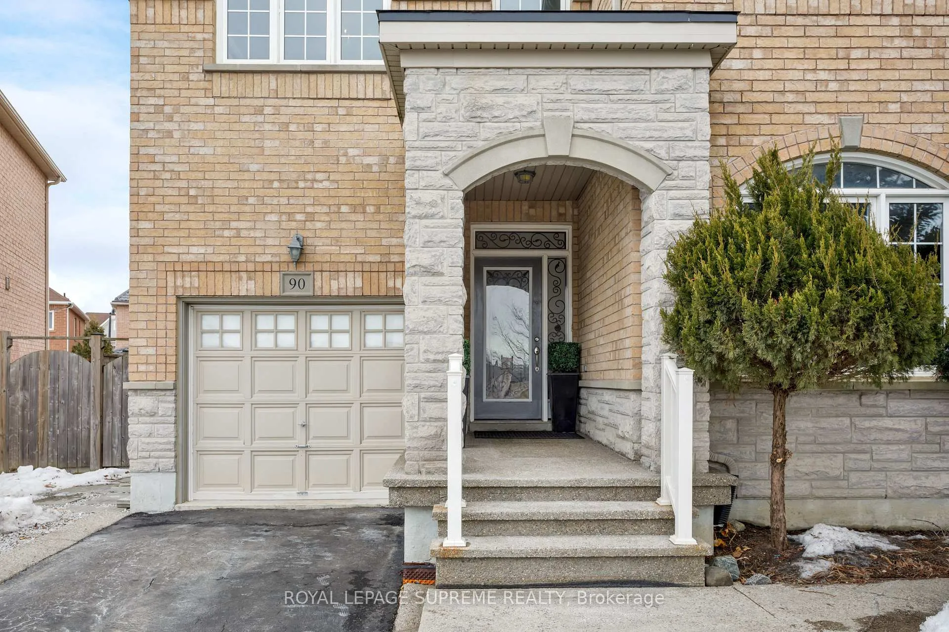 Photo 3 of 90 Lightcatcher Circle, Brampton, Bram East — HOMEH