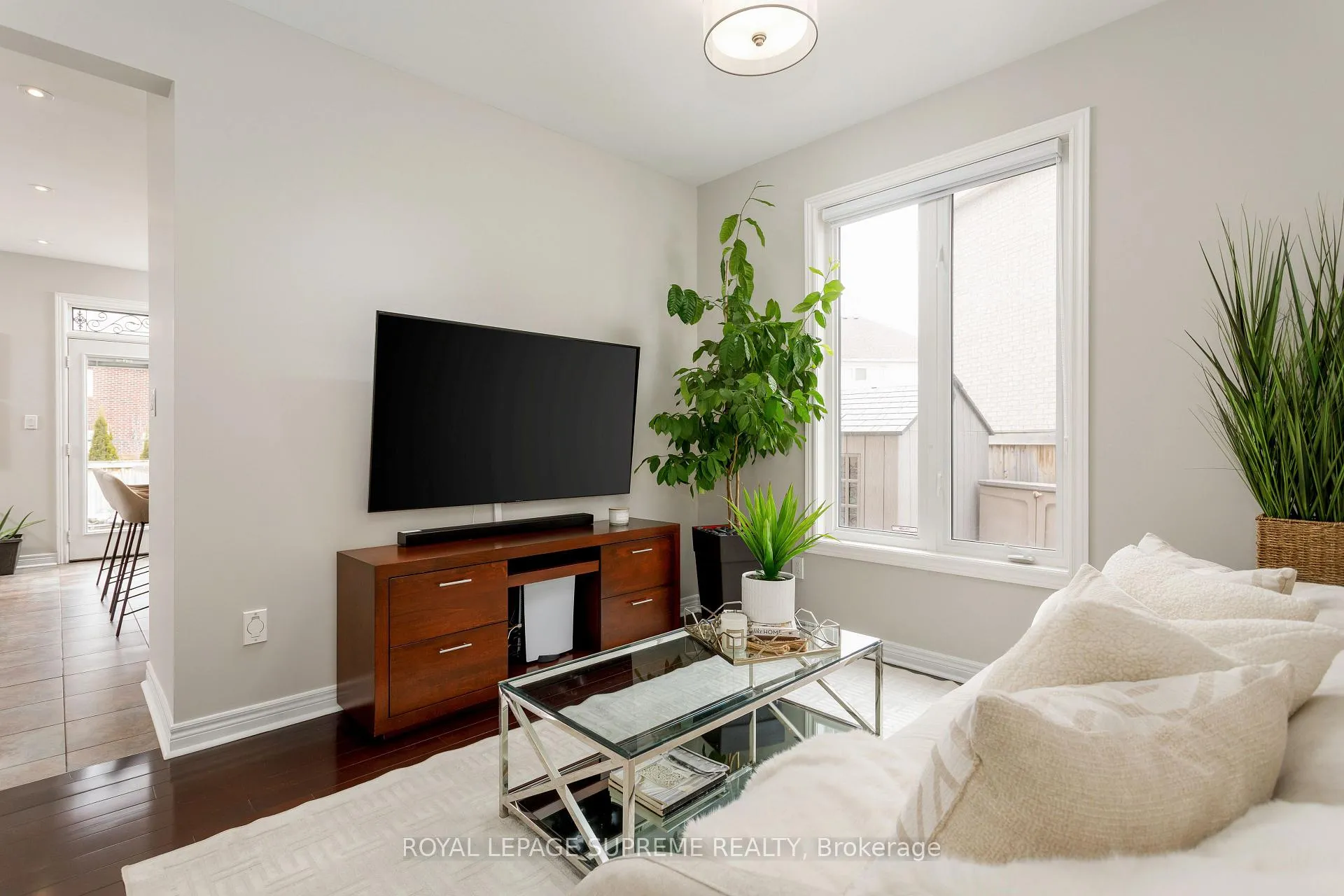 Photo 12 of 90 Lightcatcher Circle, Brampton, Bram East — HOMEH