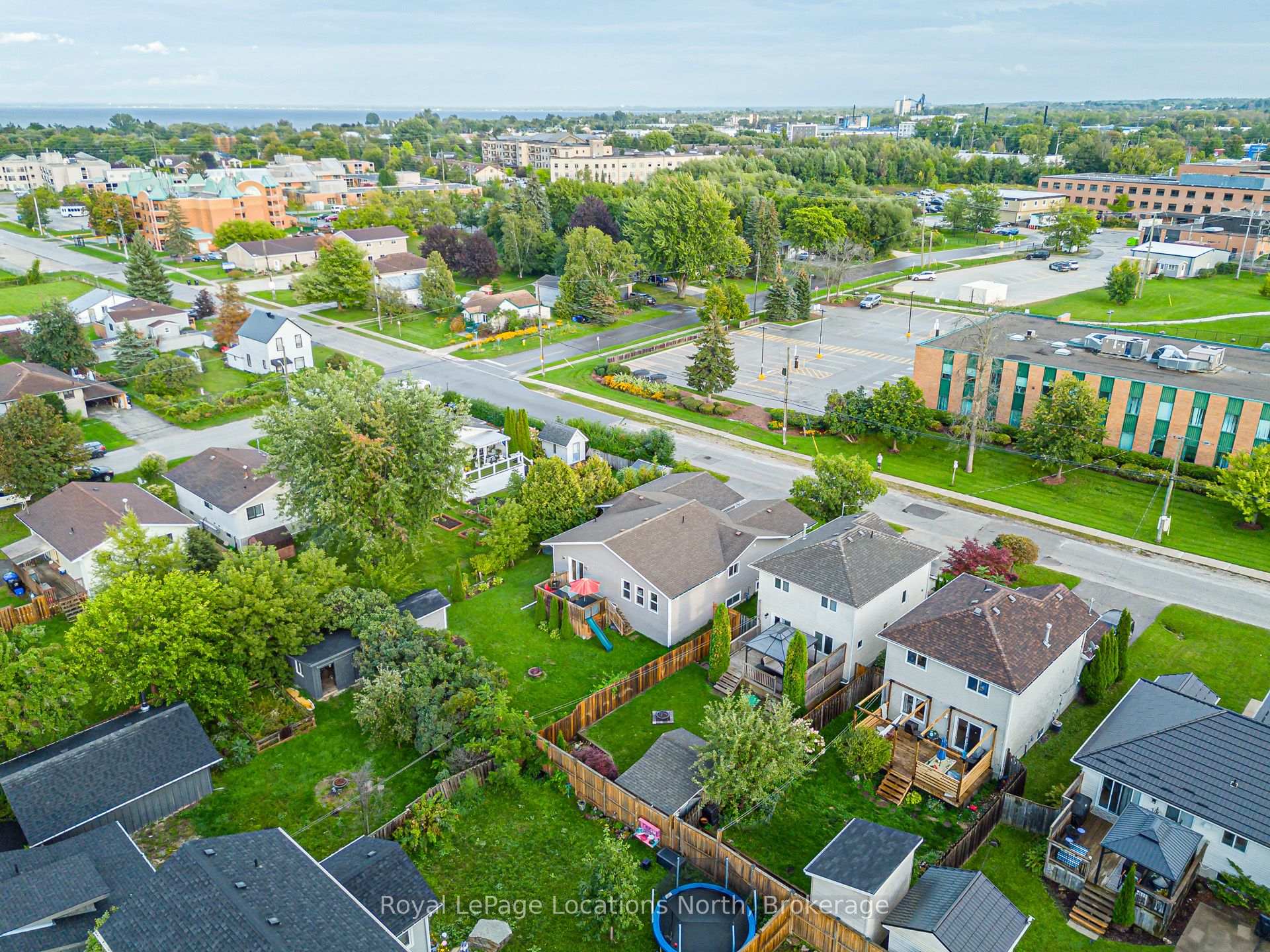 Photo 8 of 121 Erie Street, Collingwood — HOMEH