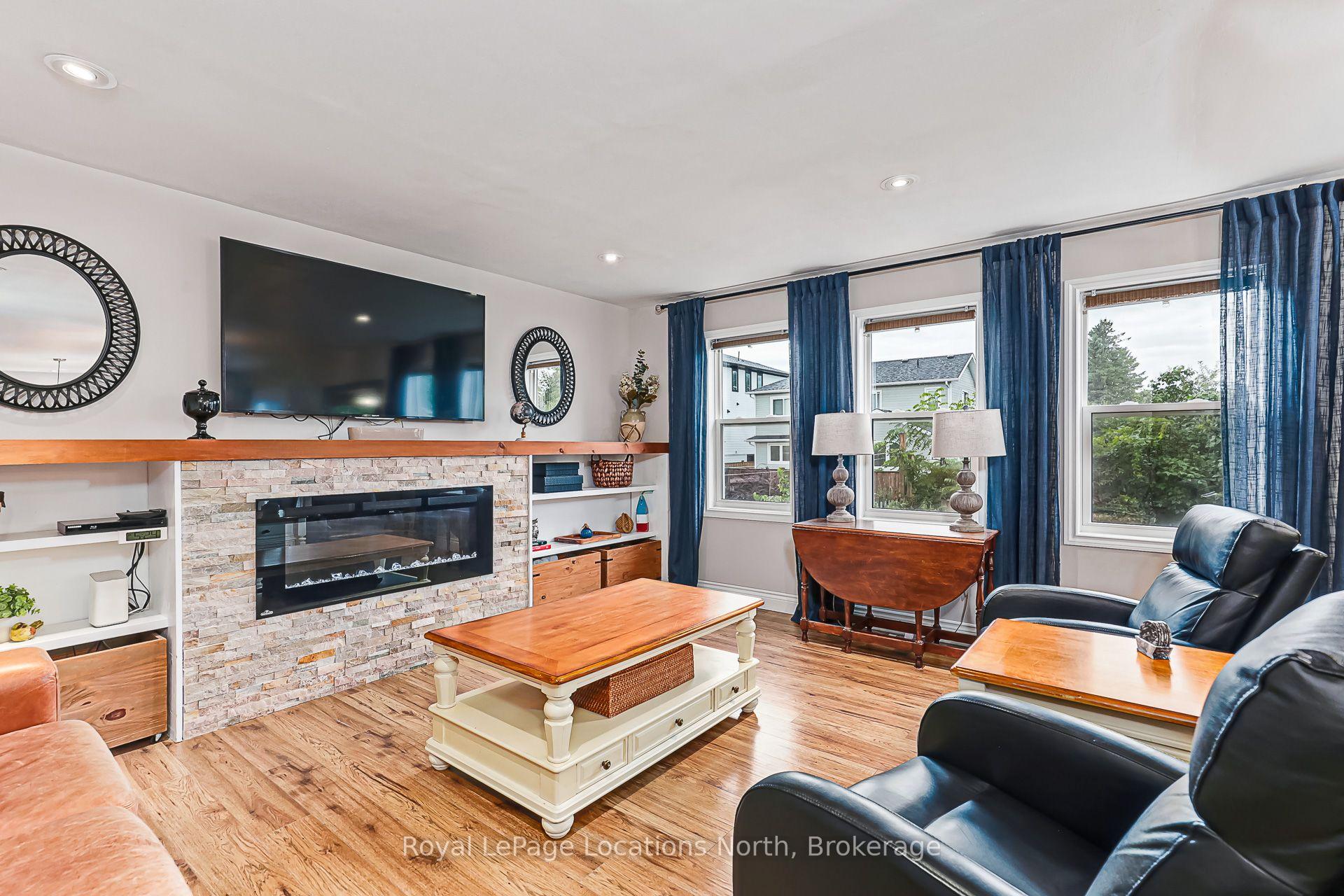 Photo 13 of 121 Erie Street, Collingwood — HOMEH