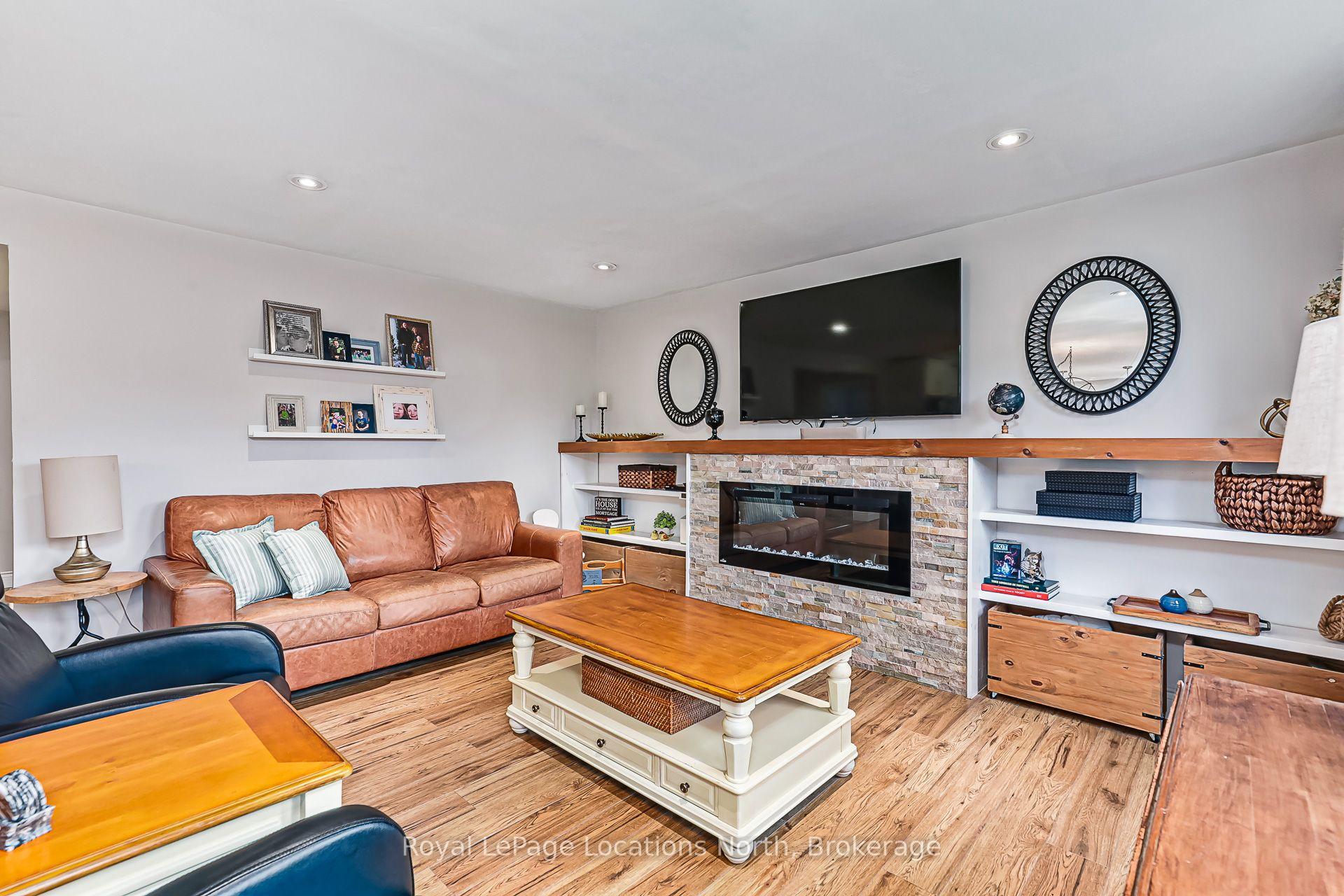 Photo 14 of 121 Erie Street, Collingwood — HOMEH