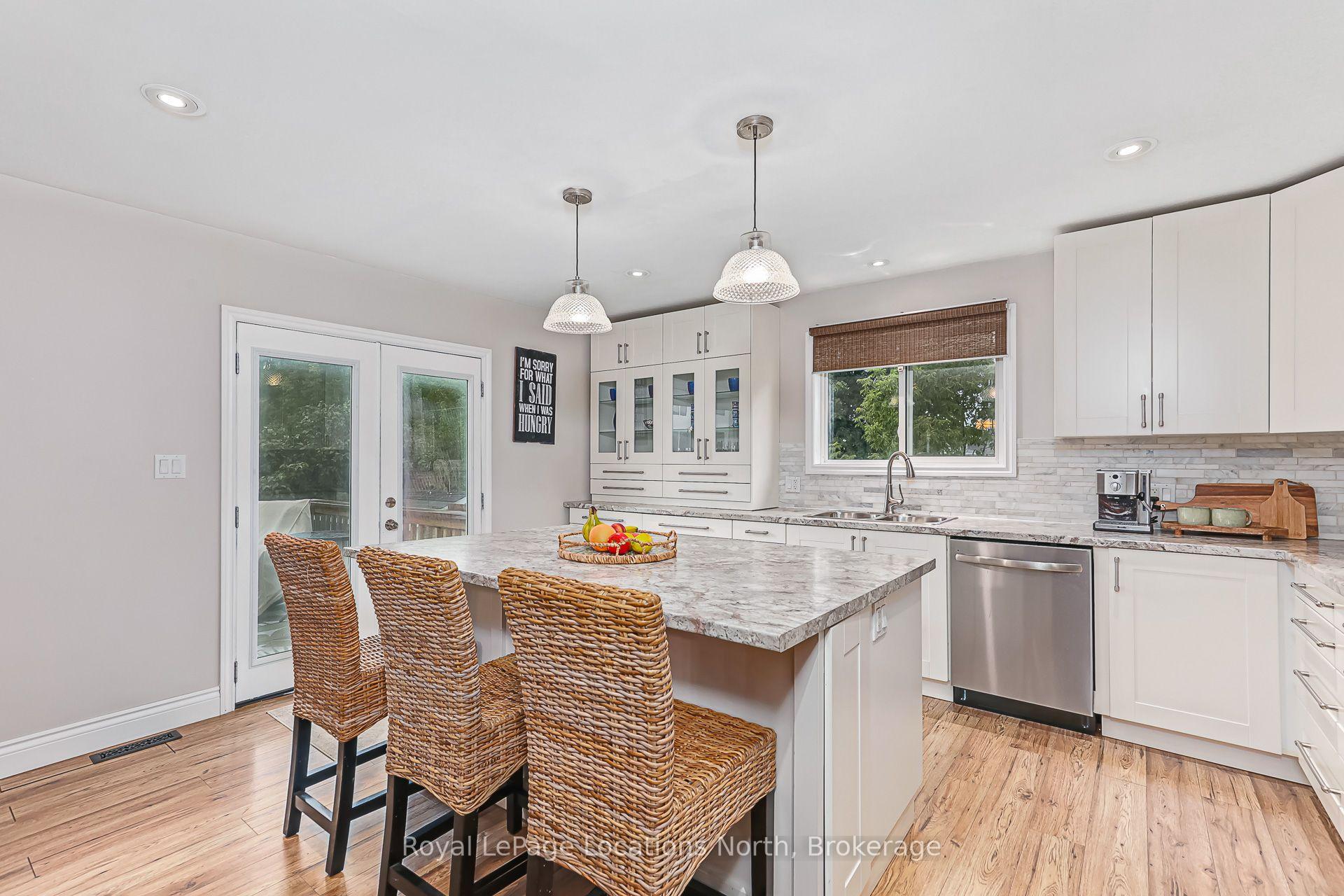 Photo 18 of 121 Erie Street, Collingwood — HOMEH
