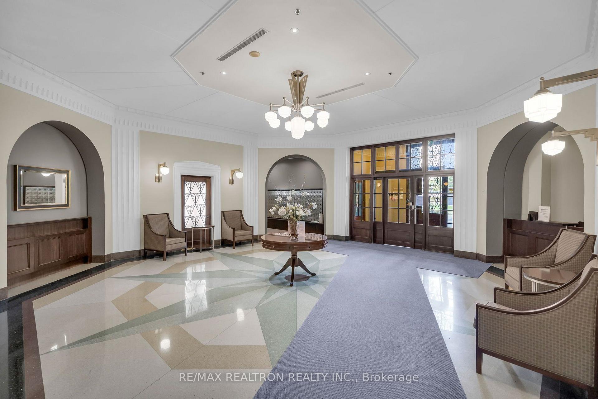 Photo 5 of Unit 1210, 70 High Park Avenue, Toronto, High Park North — HOMEH