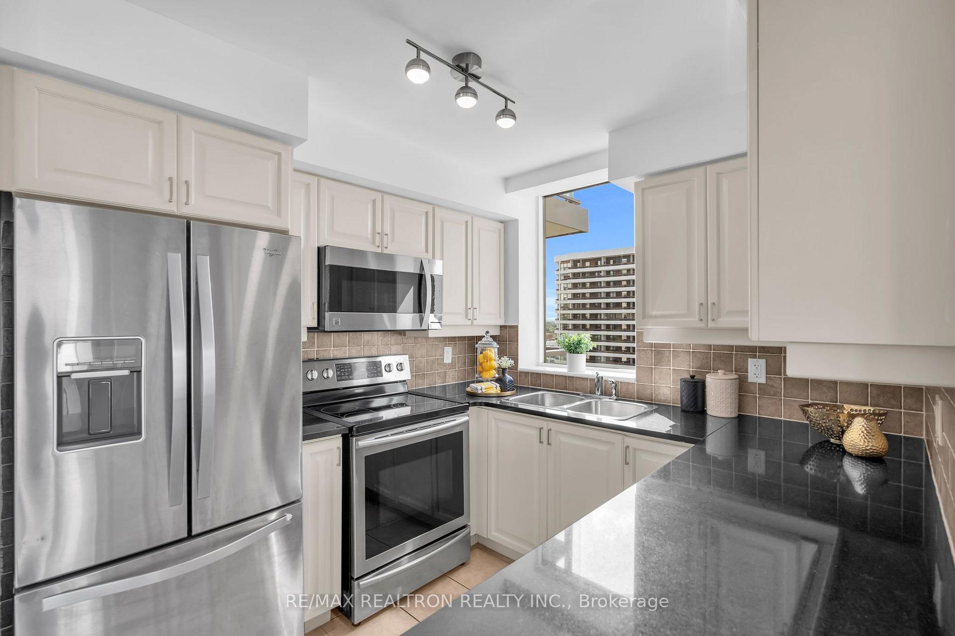 Photo 13 of Unit 1210, 70 High Park Avenue, Toronto, High Park North — HOMEH