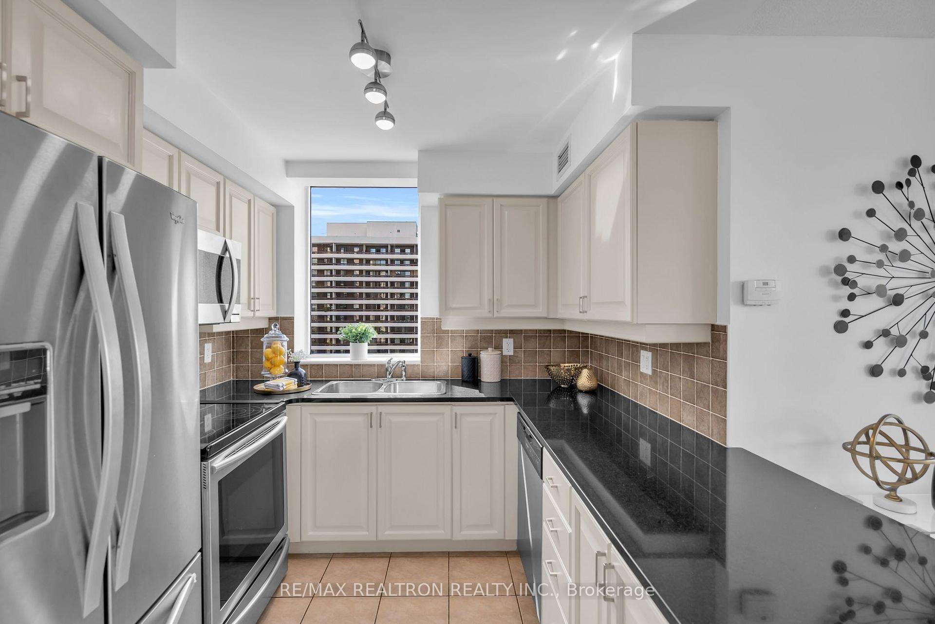 Photo 14 of Unit 1210, 70 High Park Avenue, Toronto, High Park North — HOMEH