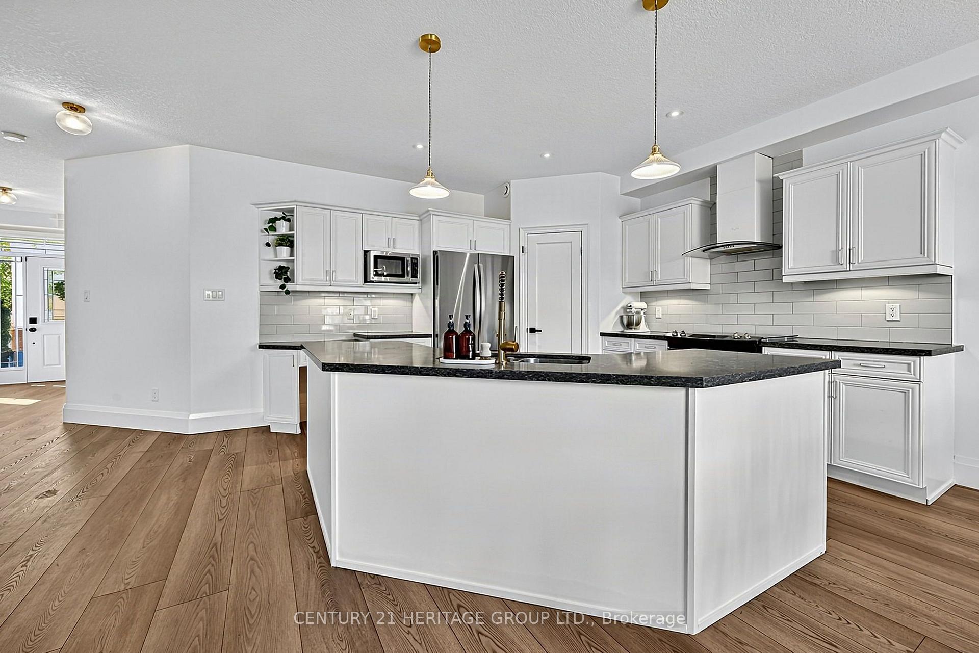 Photo 7 of 203 Gray Avenue, New Tecumseth, Alliston — HOMEH