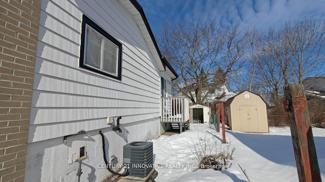 Photo 5 of 748 Krosno Boulevard, Pickering, Bay Ridges — HOMEH