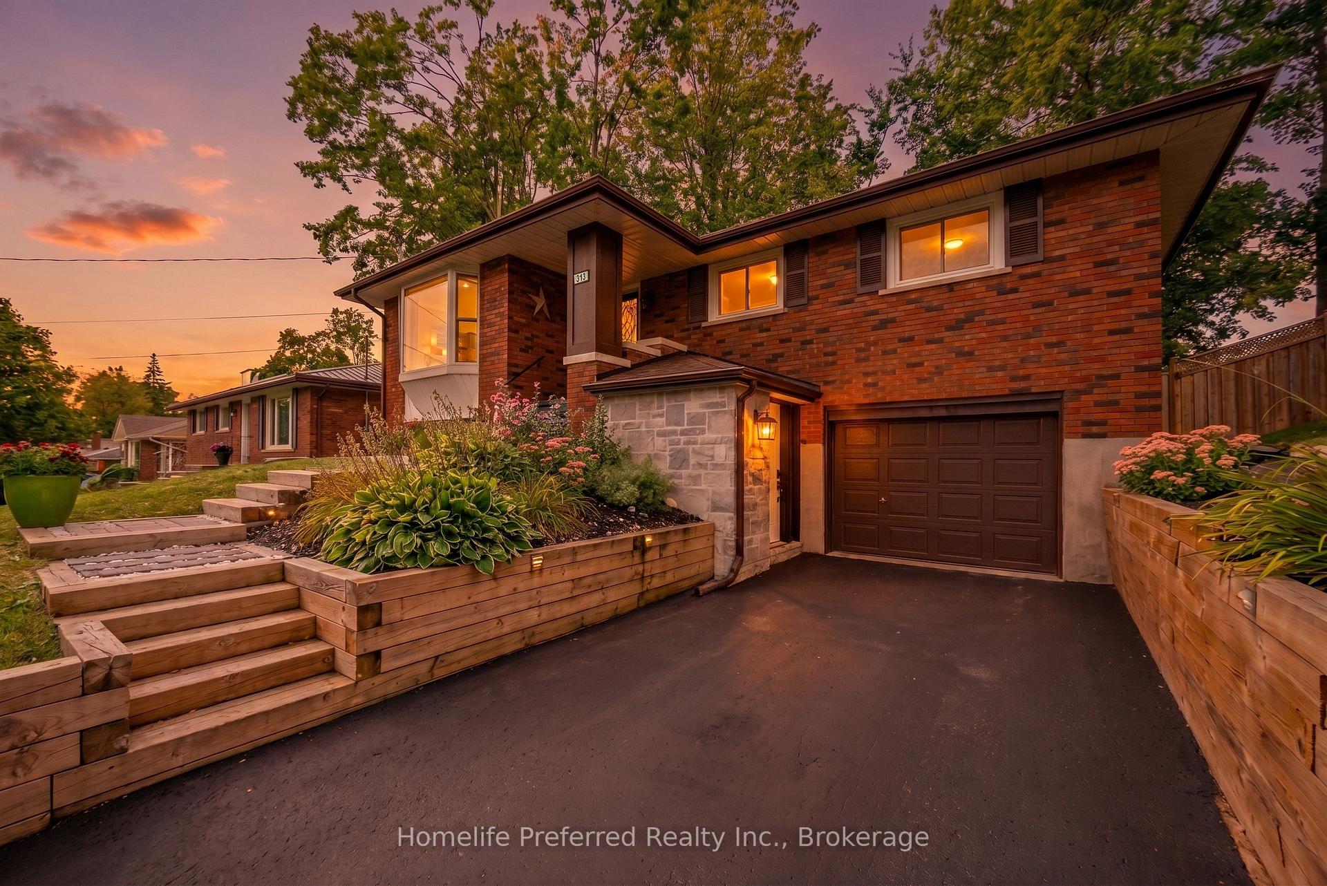 Photo of 313 Lindan Avenue