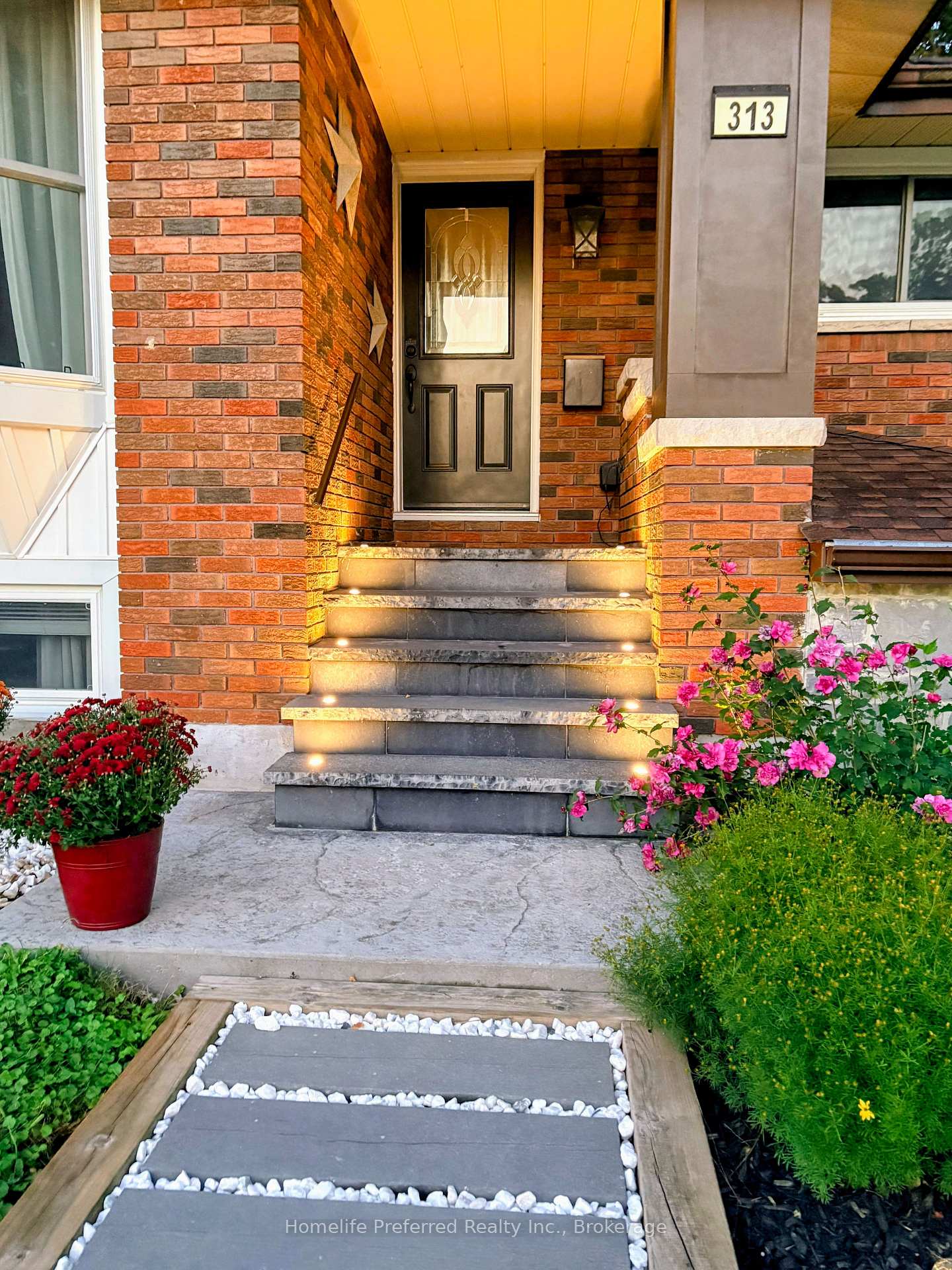 Photo 2 of 313 Lindan Avenue, Selwyn — HOMEH