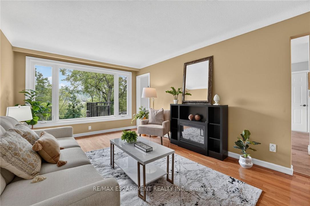 Photo 10 of 16 Elk Street, St. Catharines, Rykert/Vansickle — HOMEH