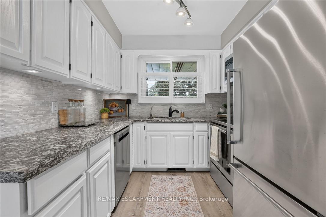 Photo 12 of 16 Elk Street, St. Catharines, Rykert/Vansickle — HOMEH