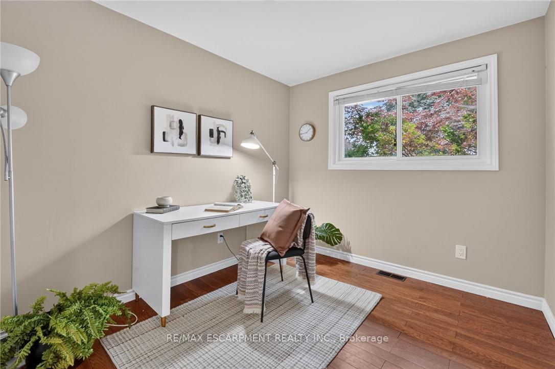 Photo 25 of 16 Elk Street, St. Catharines, Rykert/Vansickle — HOMEH