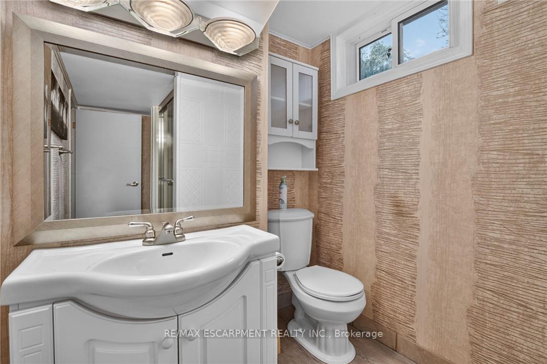 Photo 35 of 16 Elk Street, St. Catharines, Rykert/Vansickle — HOMEH