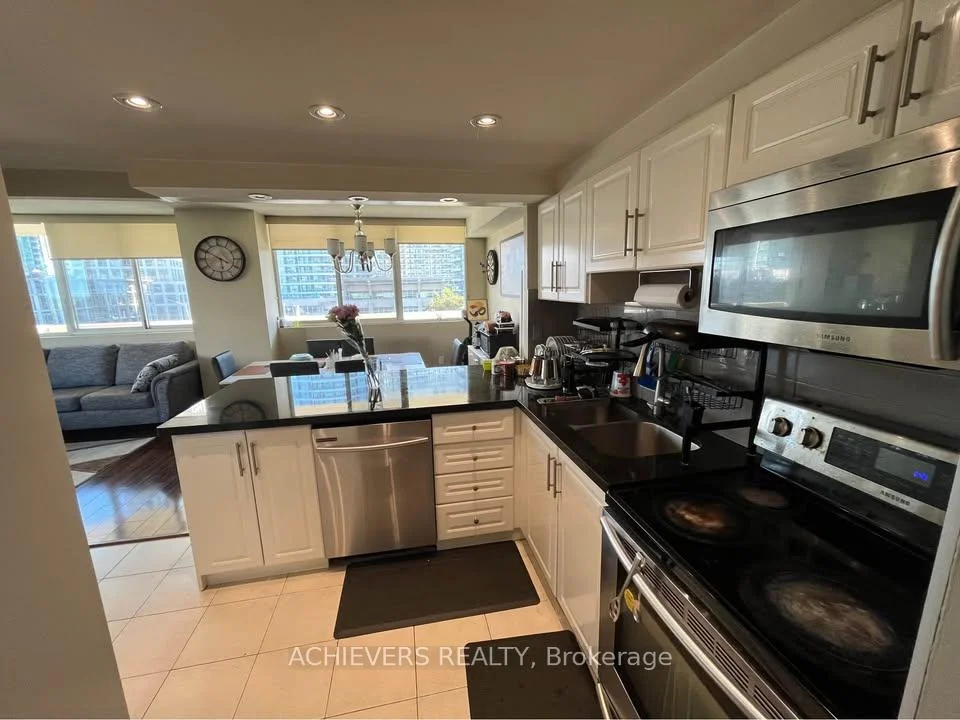 Photo 3 of Unit 507, 3590 Kaneff Crescent, Mississauga, Mississauga Valleys — HOMEH