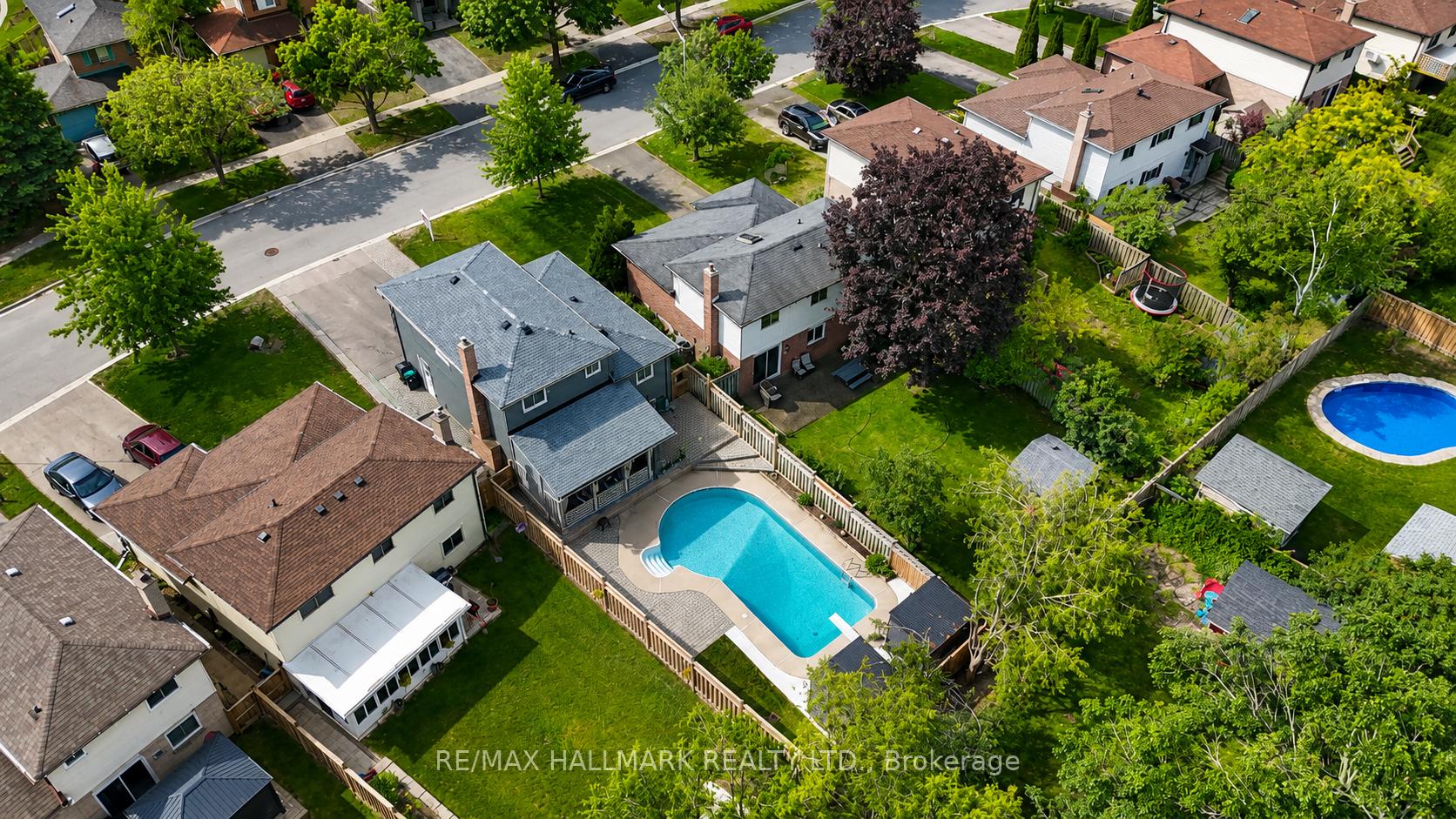 Photo 3 of 36 Ridgeway Avenue, Barrie, Allandale Heights — HOMEH