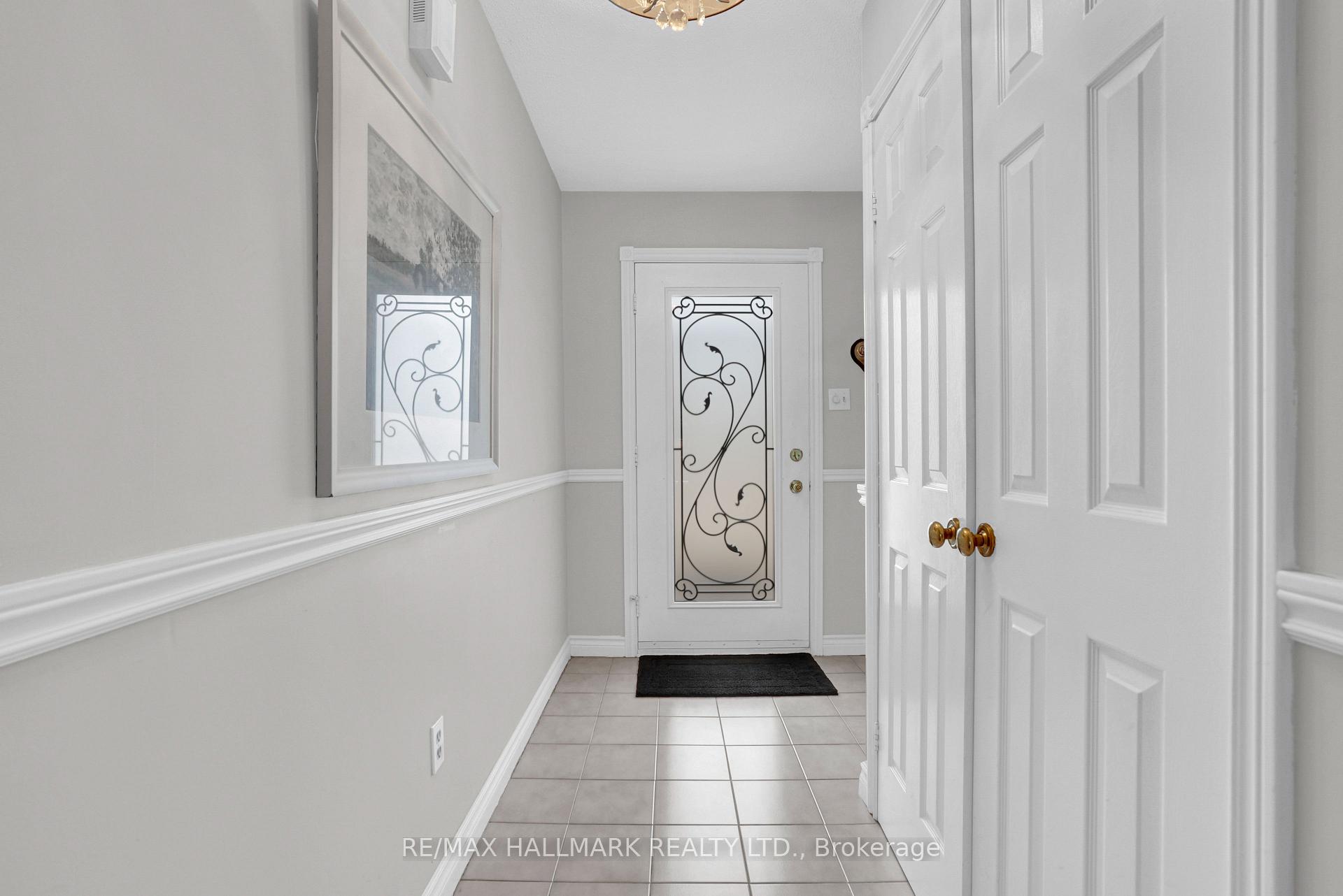 Photo 5 of 36 Ridgeway Avenue, Barrie, Allandale Heights — HOMEH