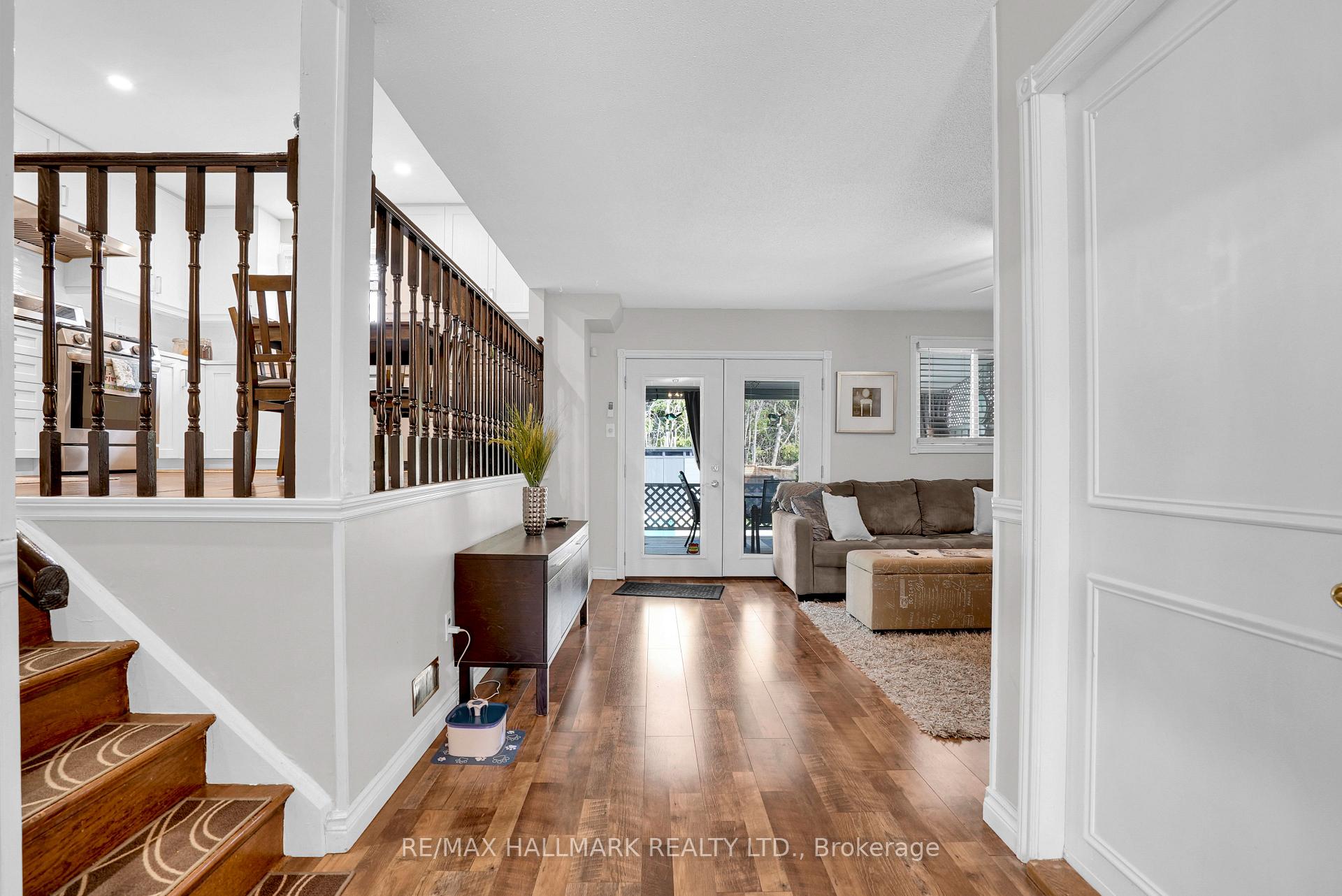 Photo 6 of 36 Ridgeway Avenue, Barrie, Allandale Heights — HOMEH